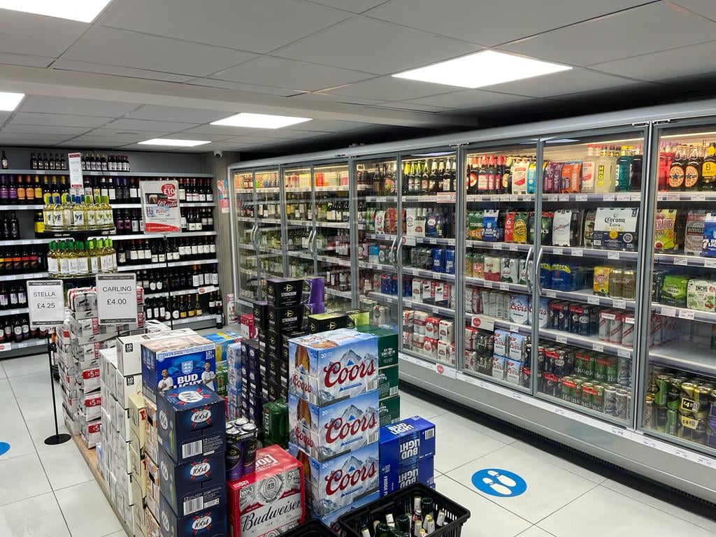 Nisa shield row