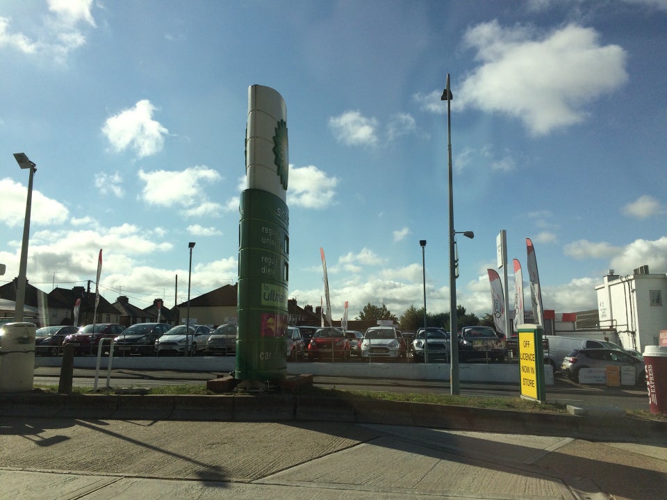 B P Car Wash
