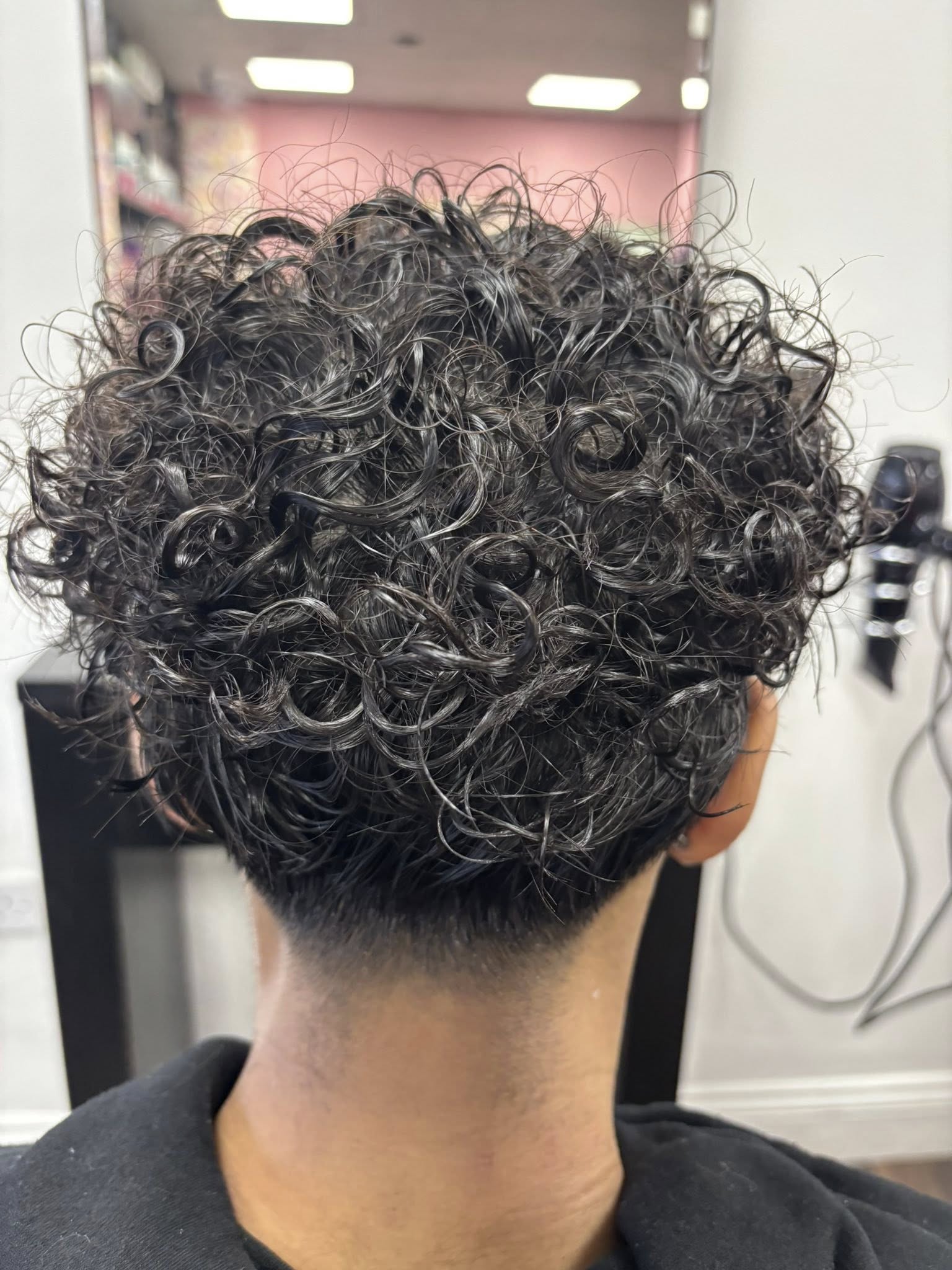 Salon eleven Grays