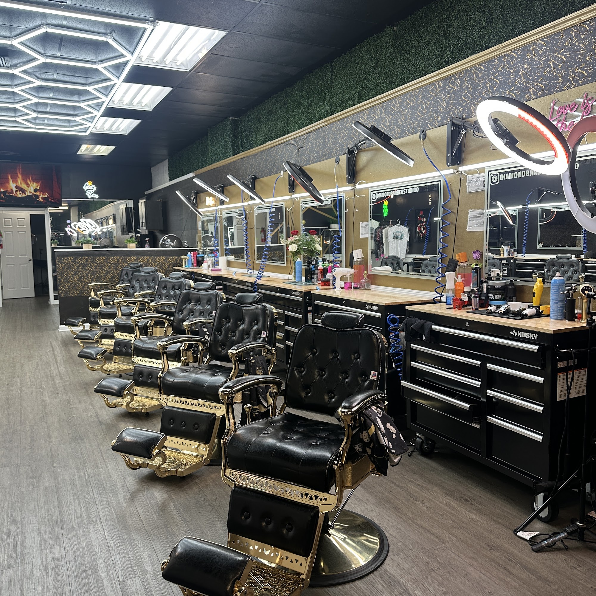 Diamond Barber Studio 515 S Orange Blossom Trail, Apopka Florida 32703