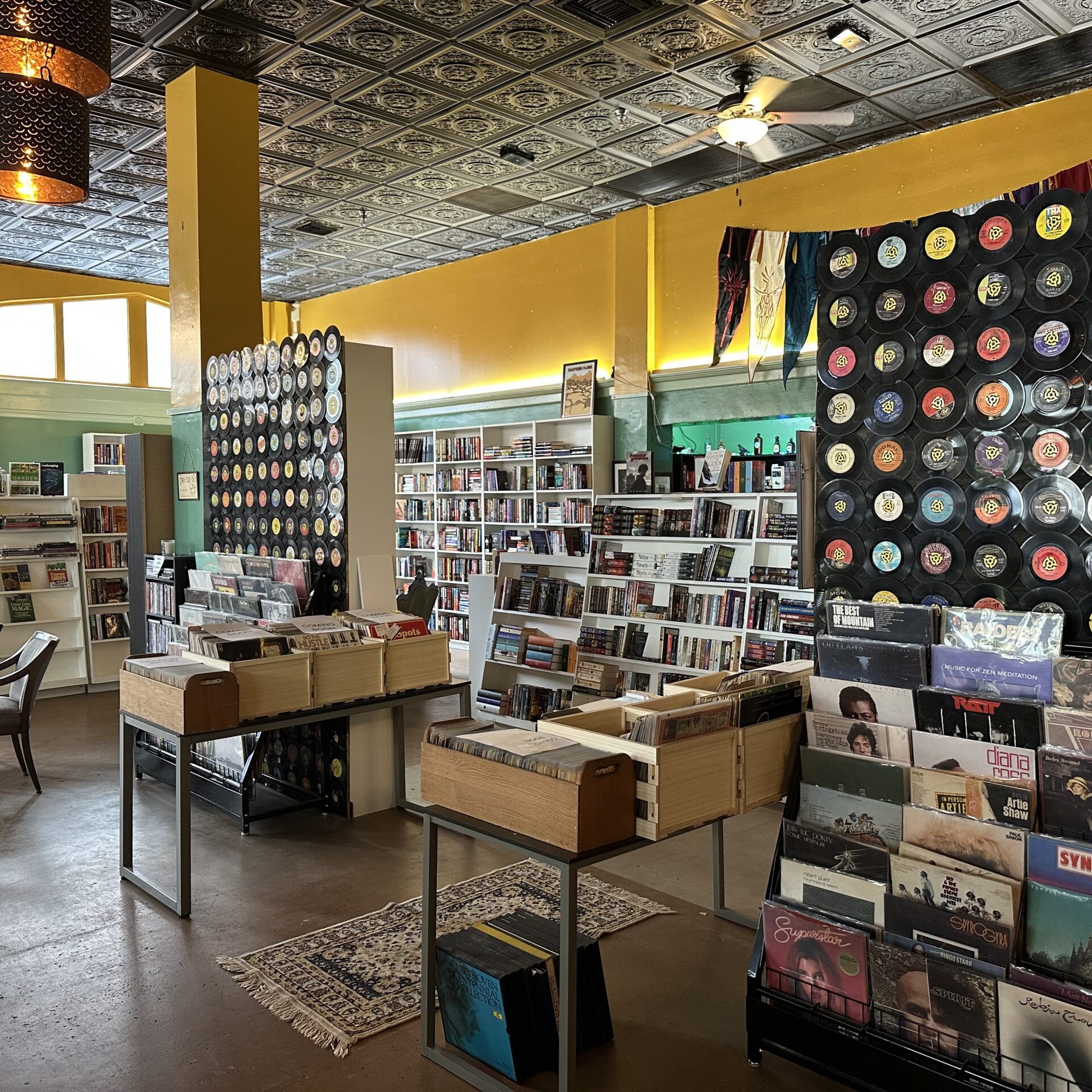 Dragon's Den Books ? Arcadia