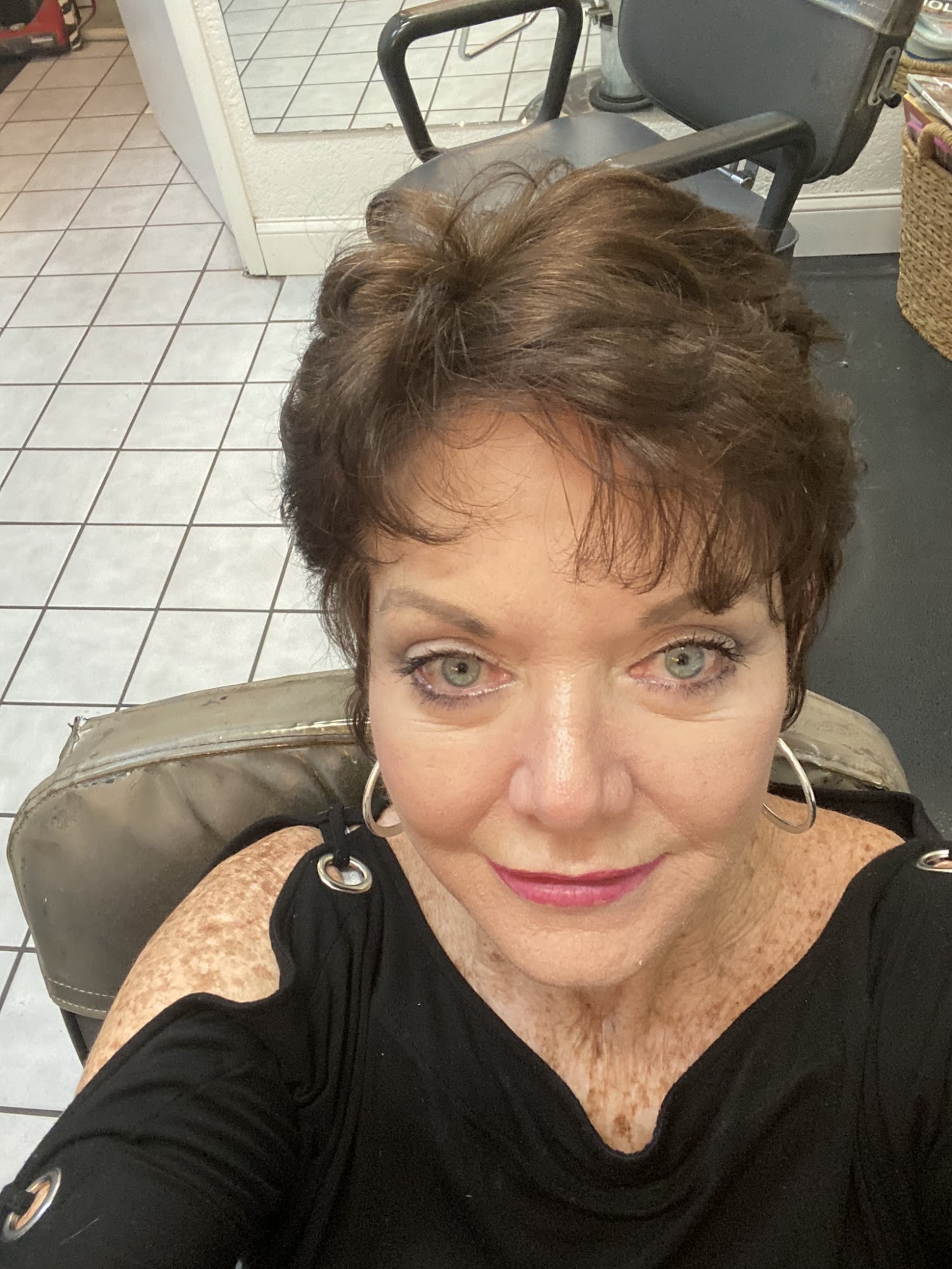 Bobbie's Beauty Salon