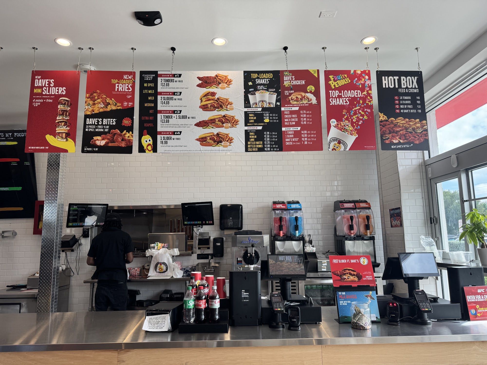 Dave's Hot Chicken Aventura