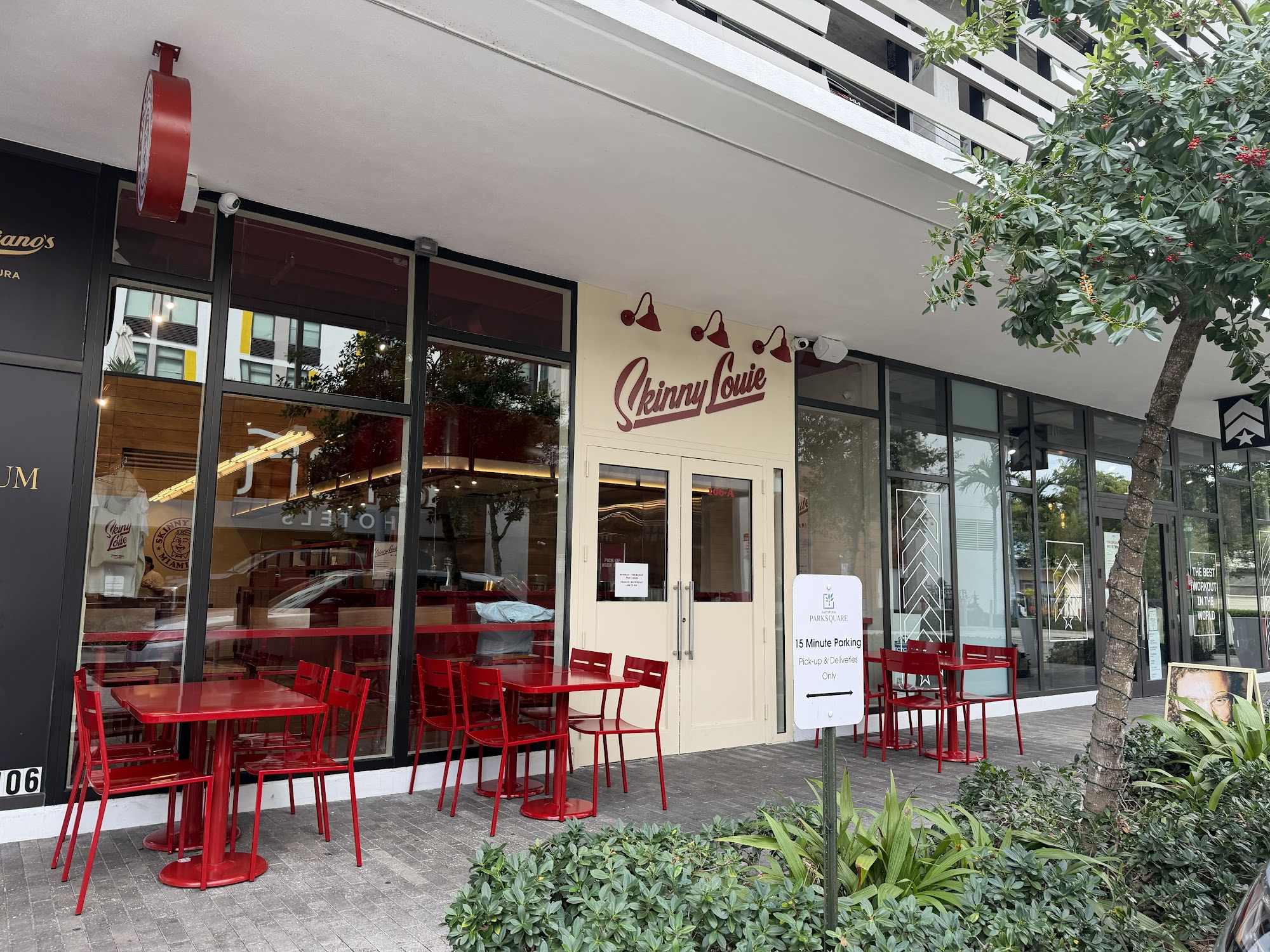 Skinny Louie 2920 NE 207th St #106, Aventura