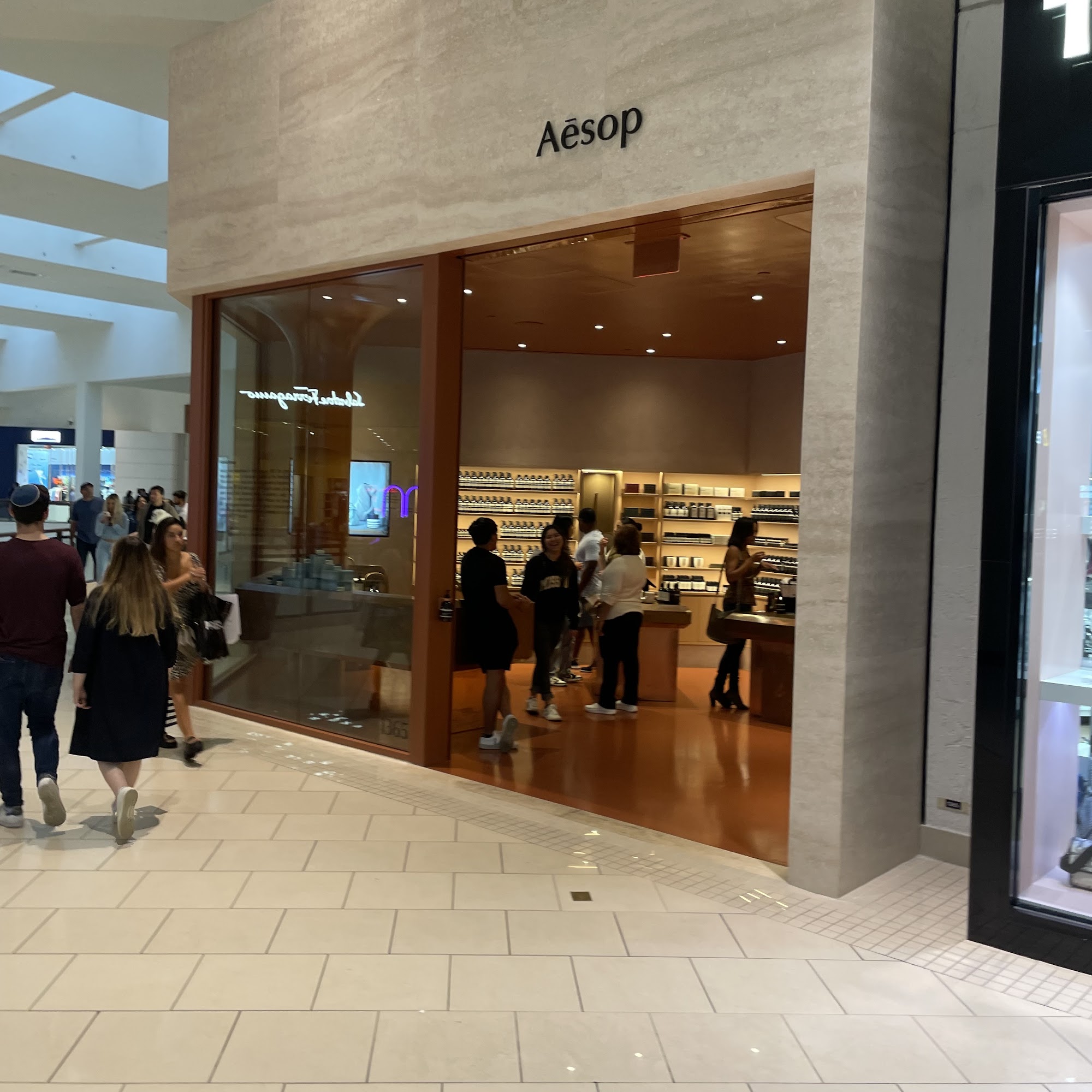 Aesop Aventura Aventura