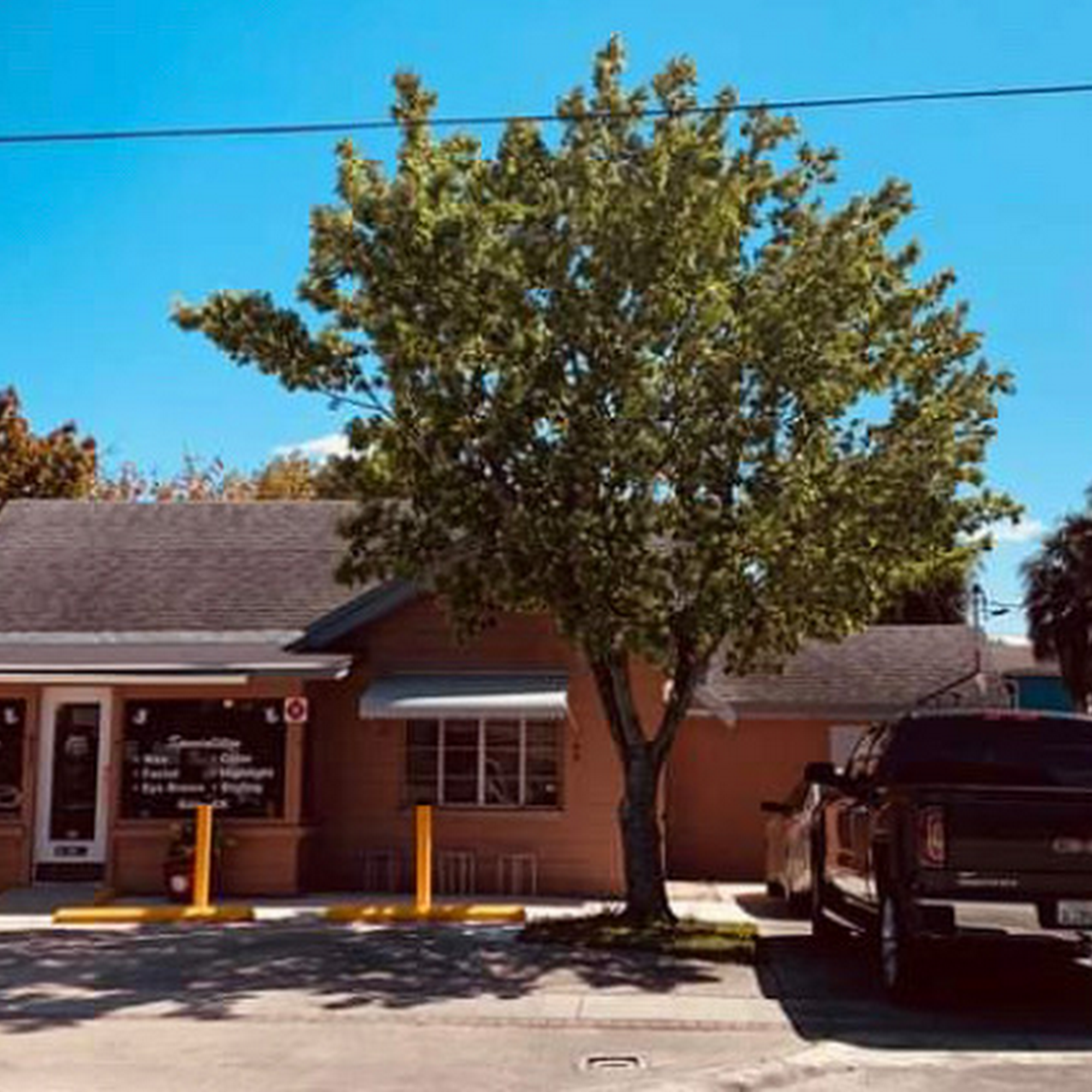 Emily's Unisex Hair Salon 917 W Main St, Avon Park Florida 33825