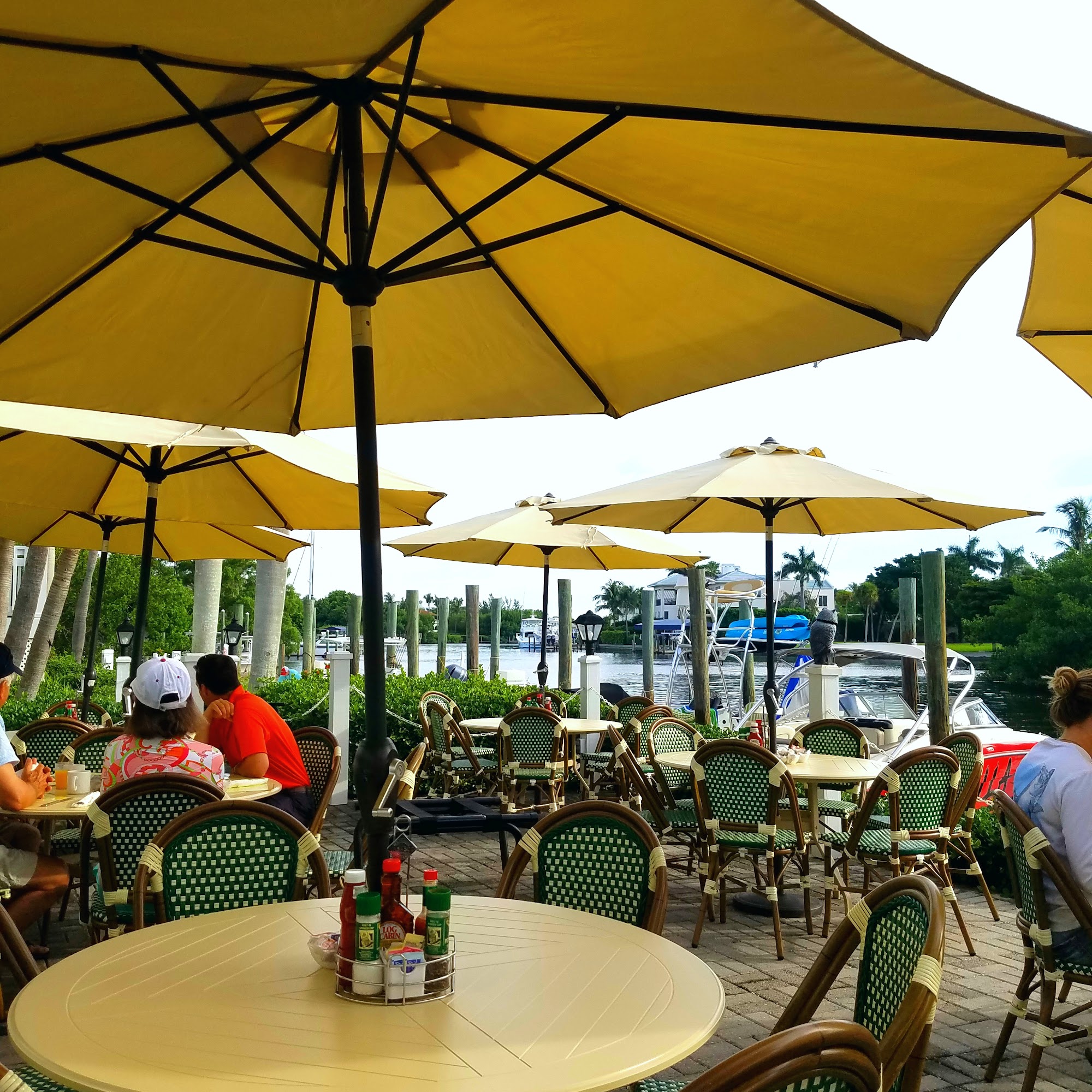 Outlet Restaurant Boca Grande
