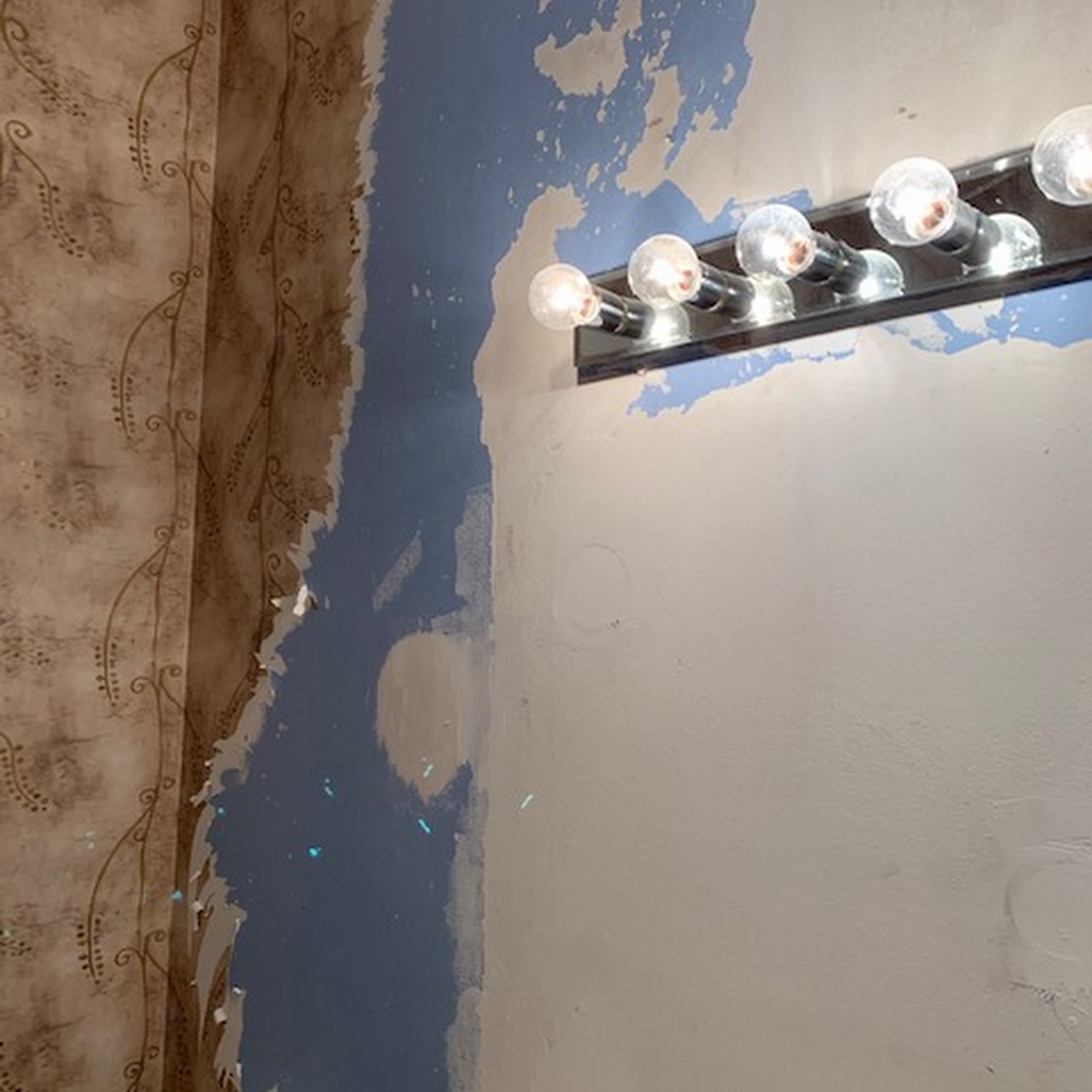 Lisas Wallpaper & Painting