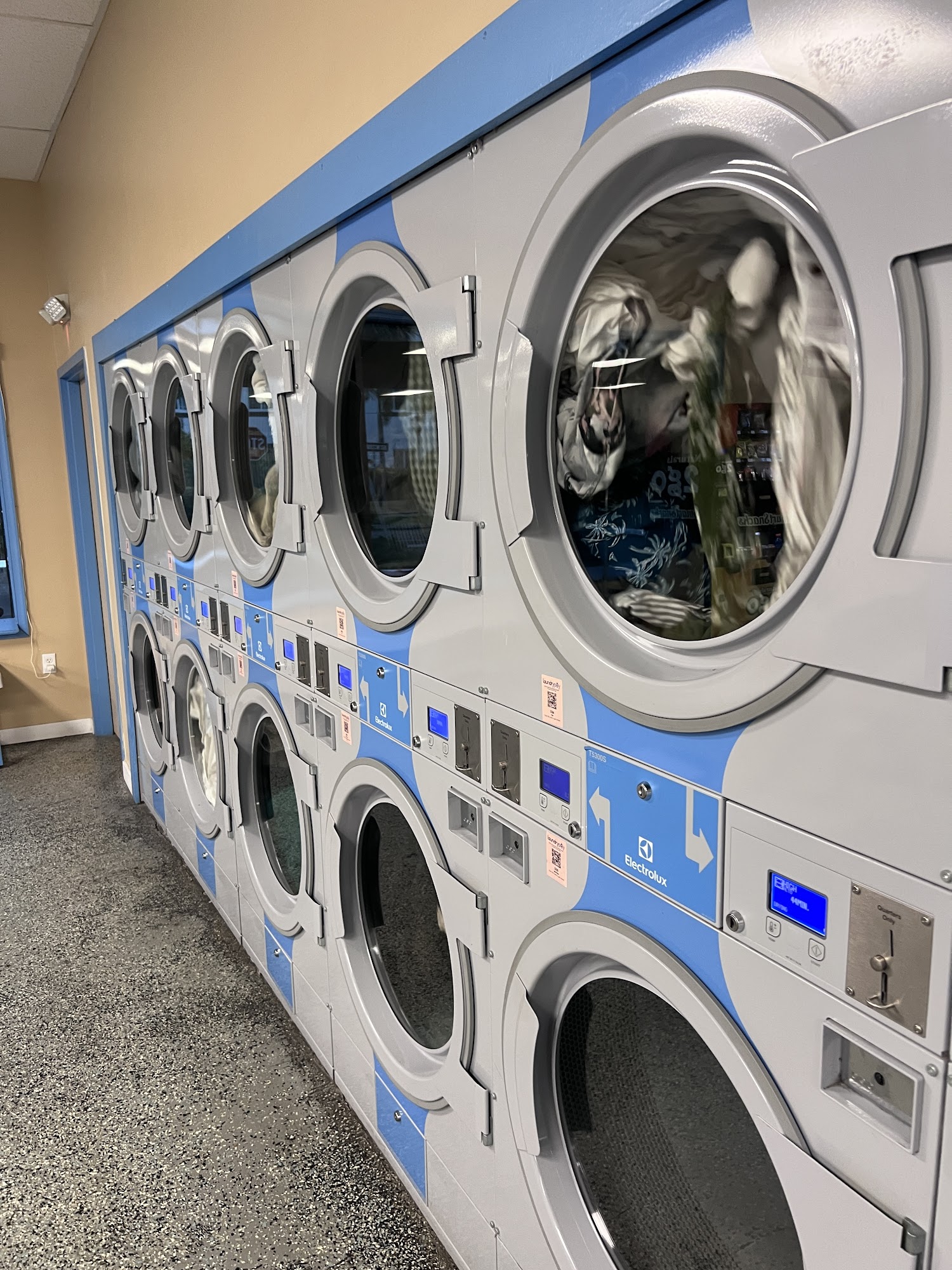 WaveMAX Laundry Boynton Beach