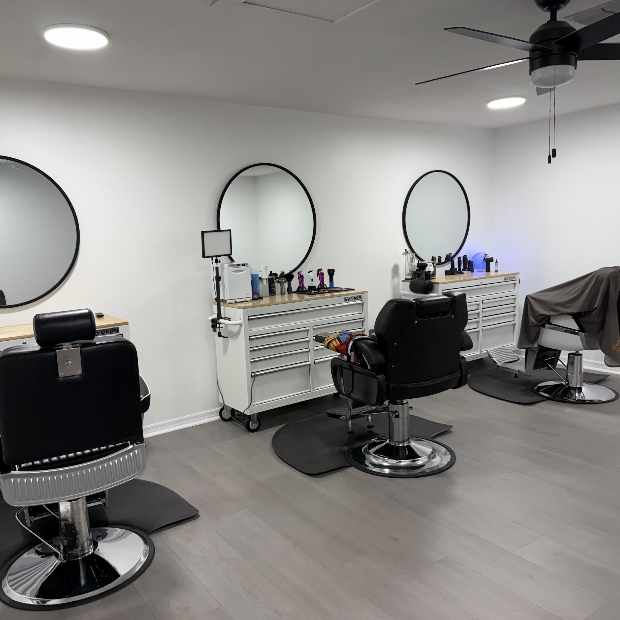 Members Only Barber Lounge