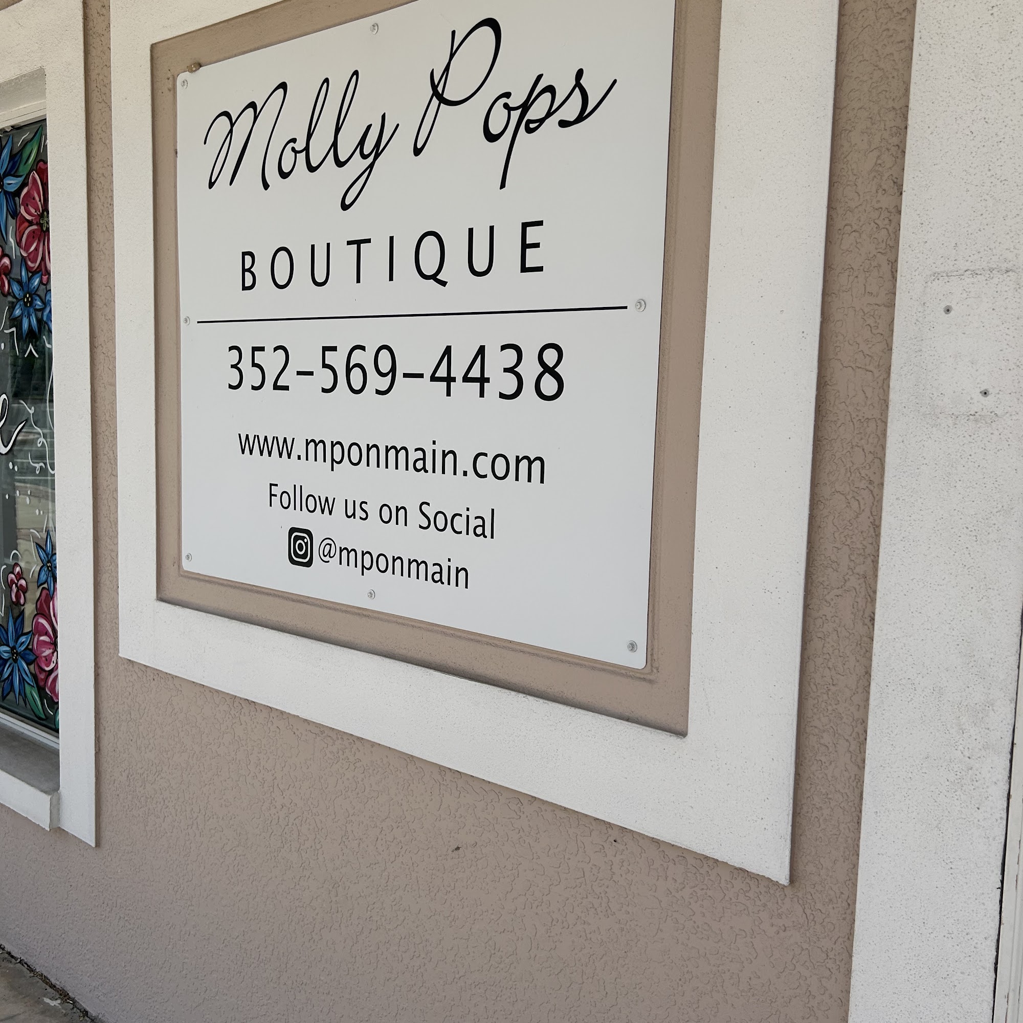 Molly Pops on Main Bushnell