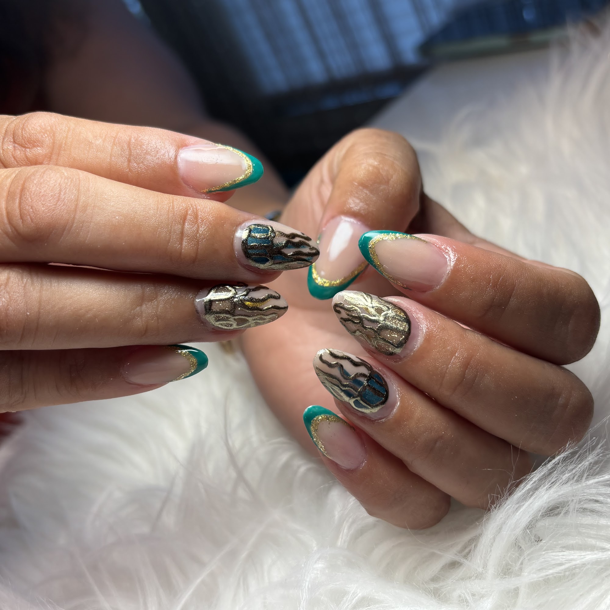 AR Nail Artist & Flowcuts Barbershop