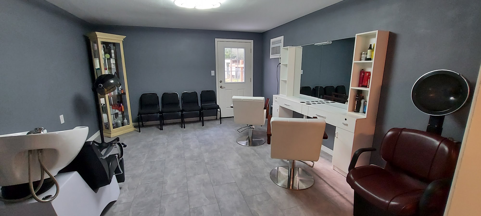 She Shed Salon 726 Candy Ln, Cantonment Florida 32533