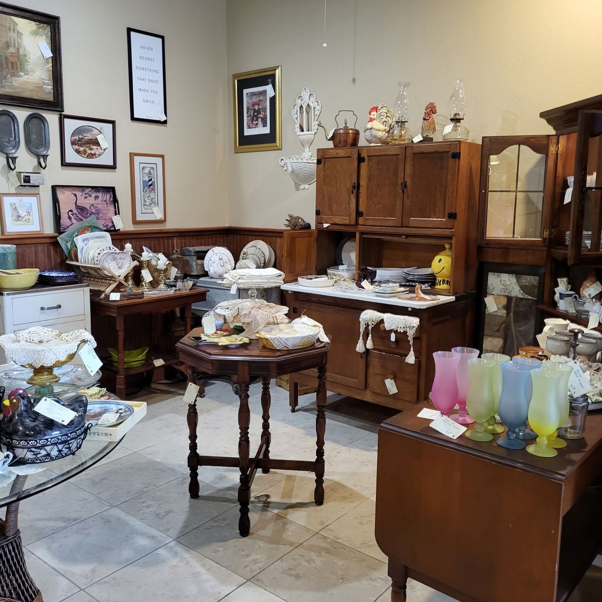 Amanda Ann's Antiques Cantonment