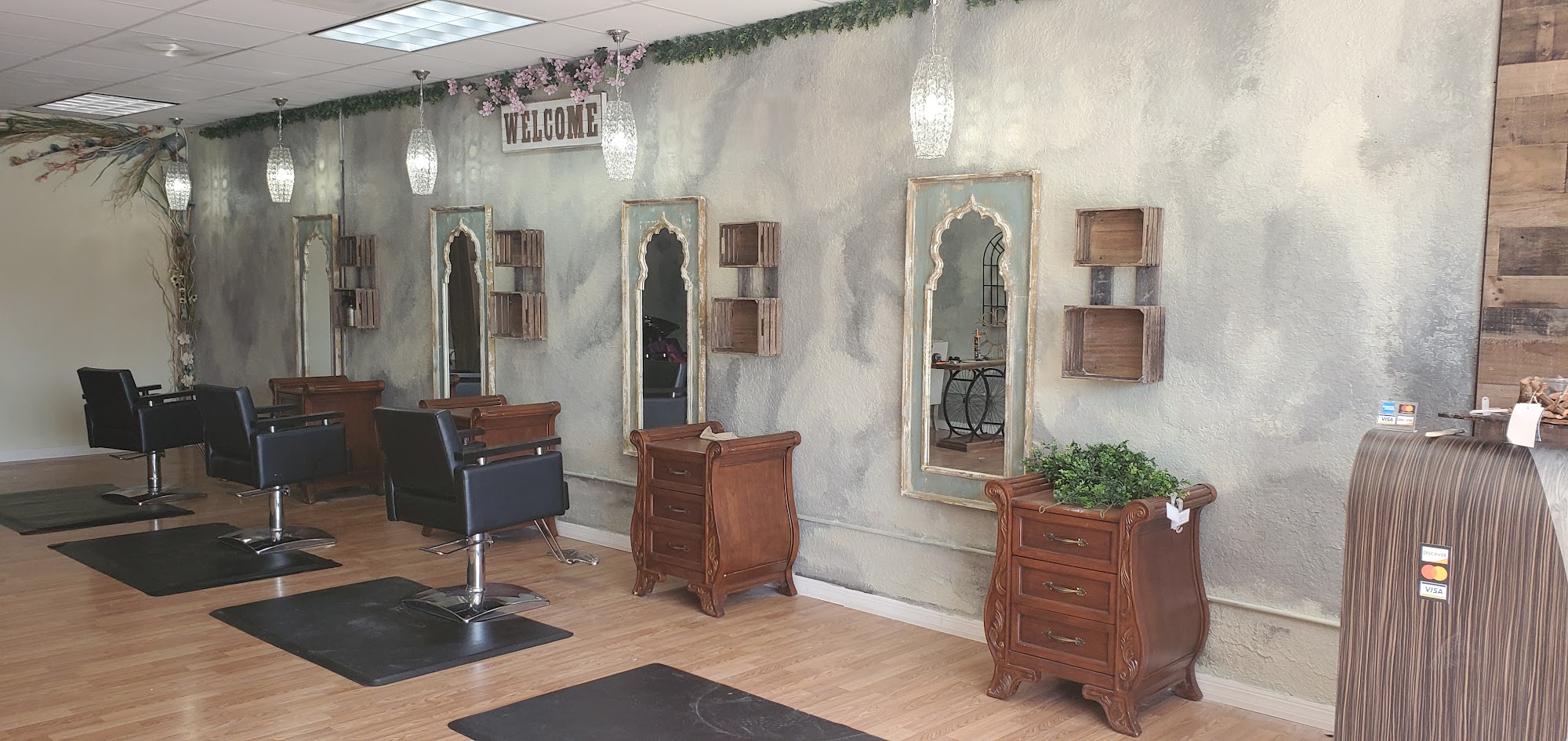 Alex Mark Beauty salon