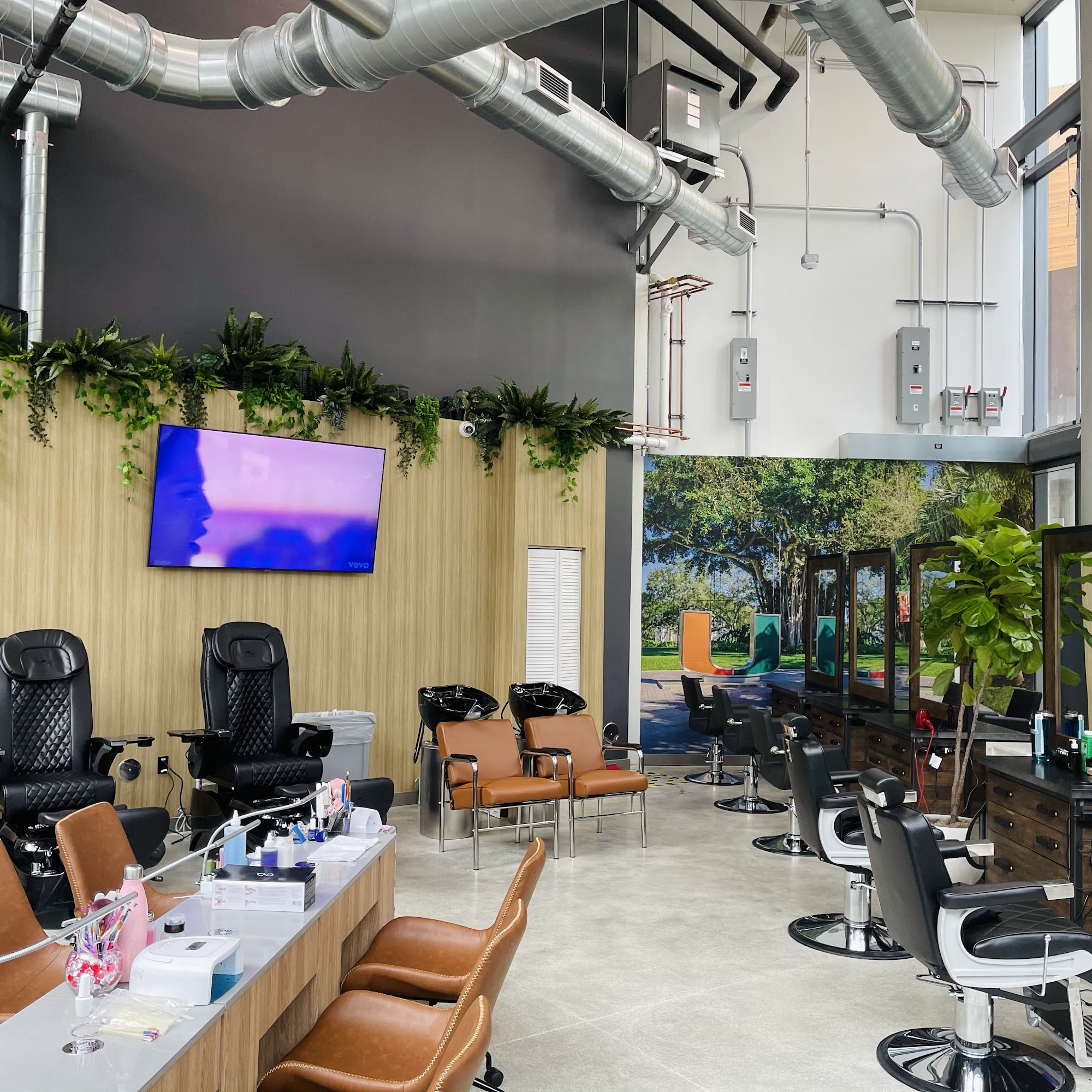 Golden Touch Haircuts & Blowdry