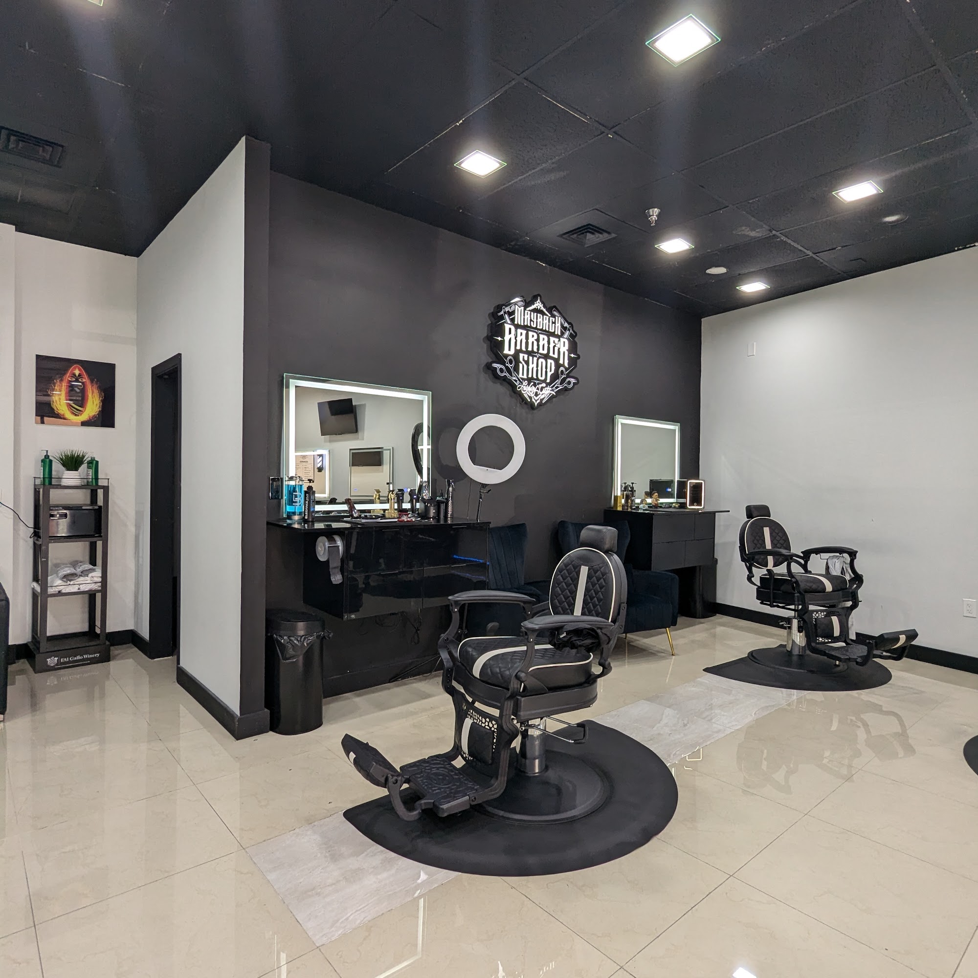 Maybach Barber Shop Luxury Cutz