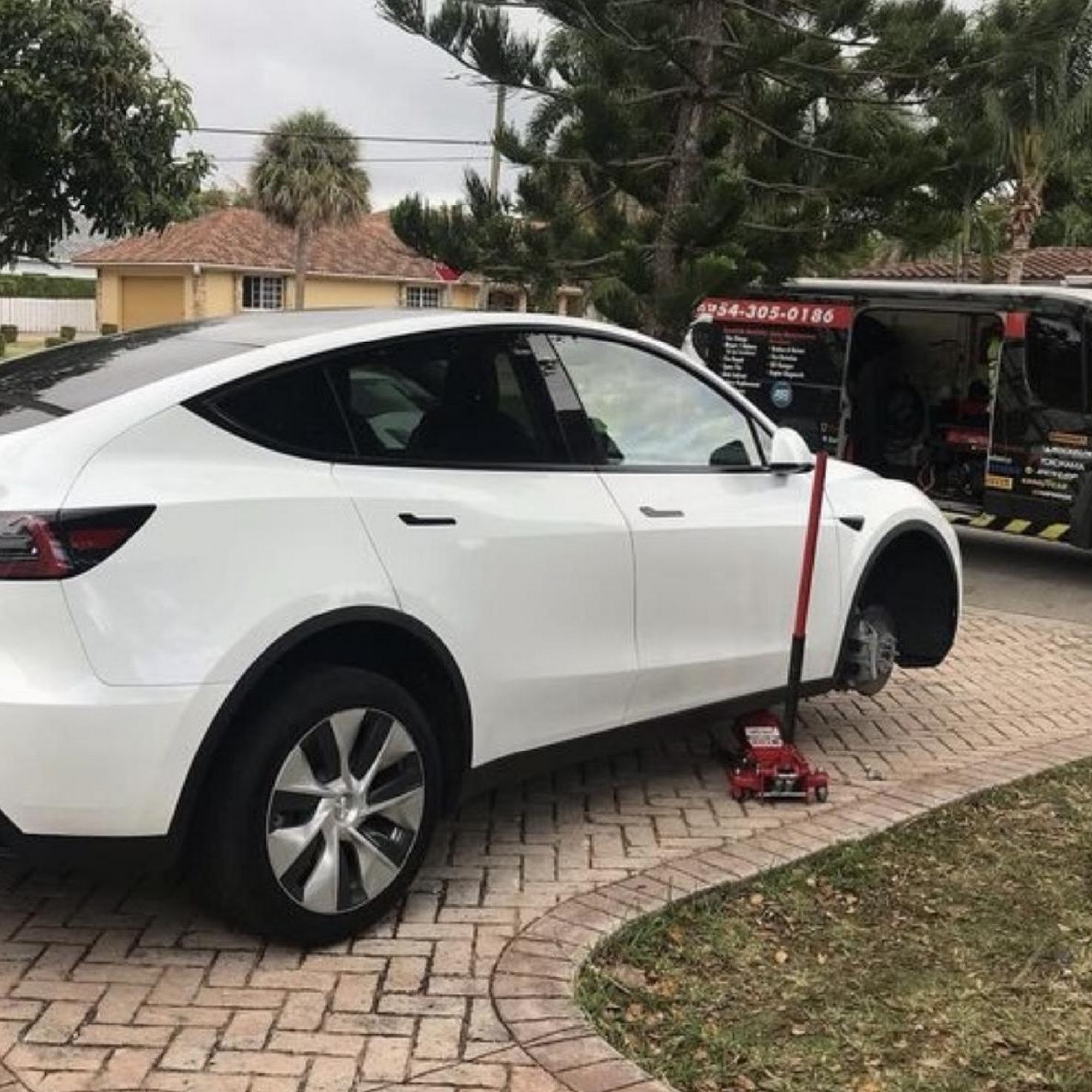 Jay's Tires & Jay's Mobile Tire Shop