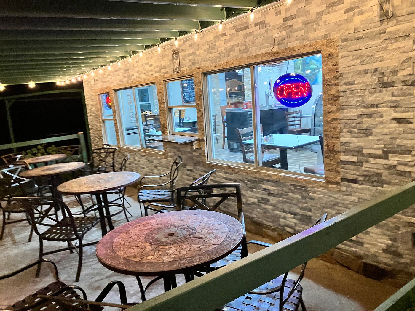 Karlings Inn/Twin Brother Bakery De Leon Springs