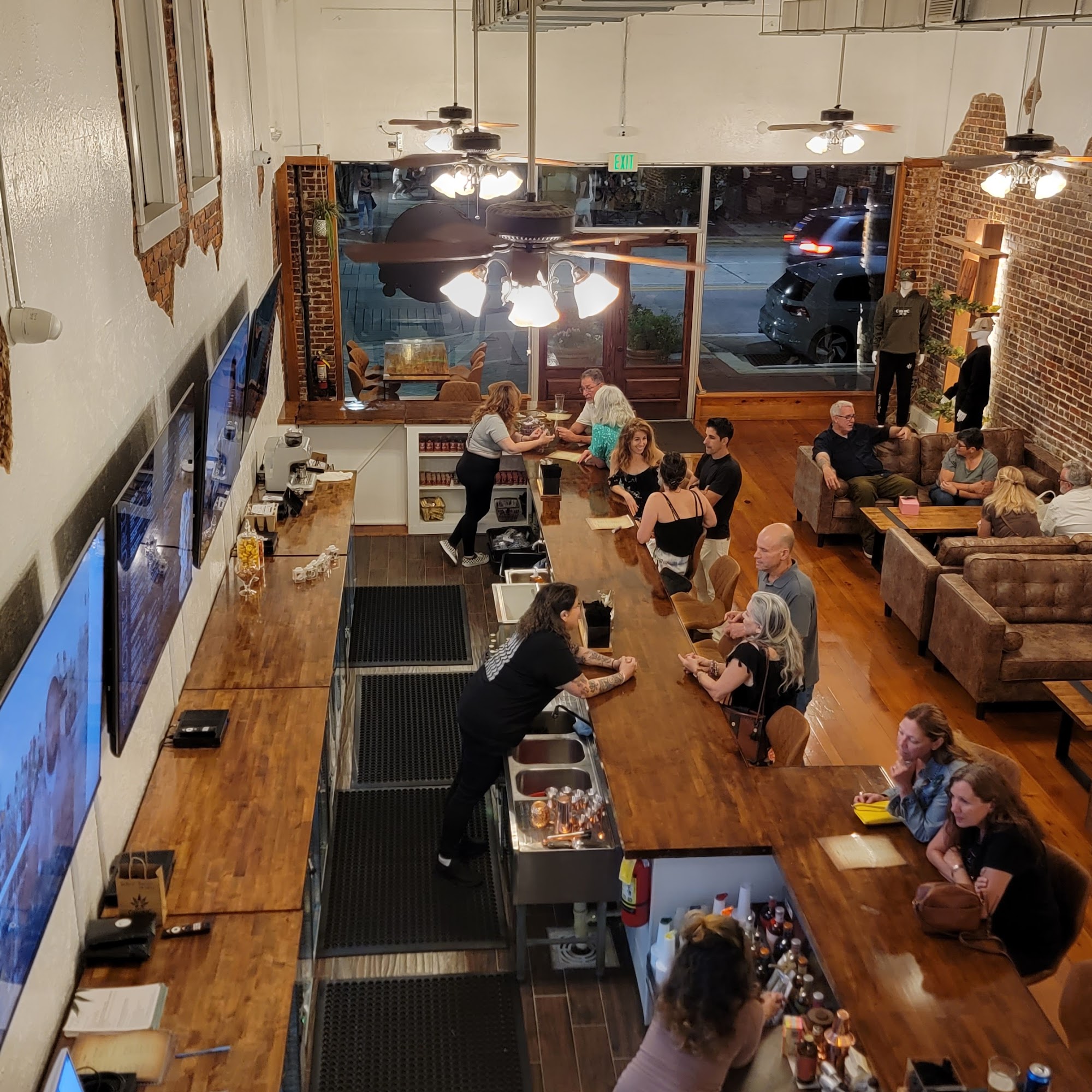 Chronic Guru Dispensary & Lounge - Deland