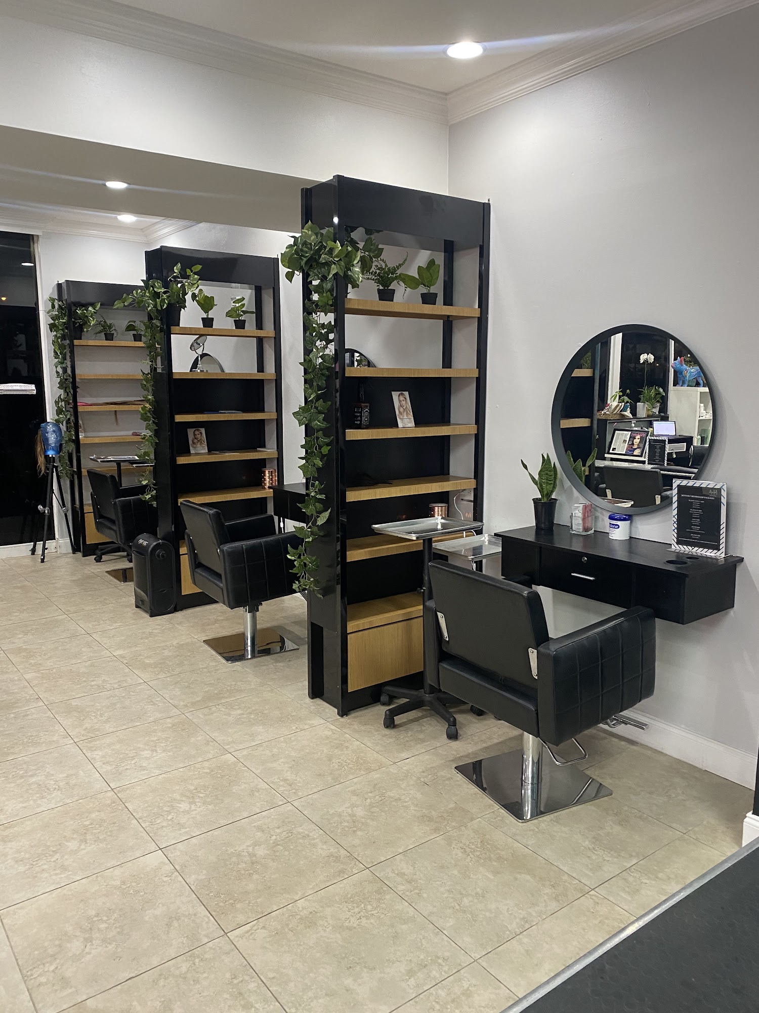 AustinBach Salon & CO