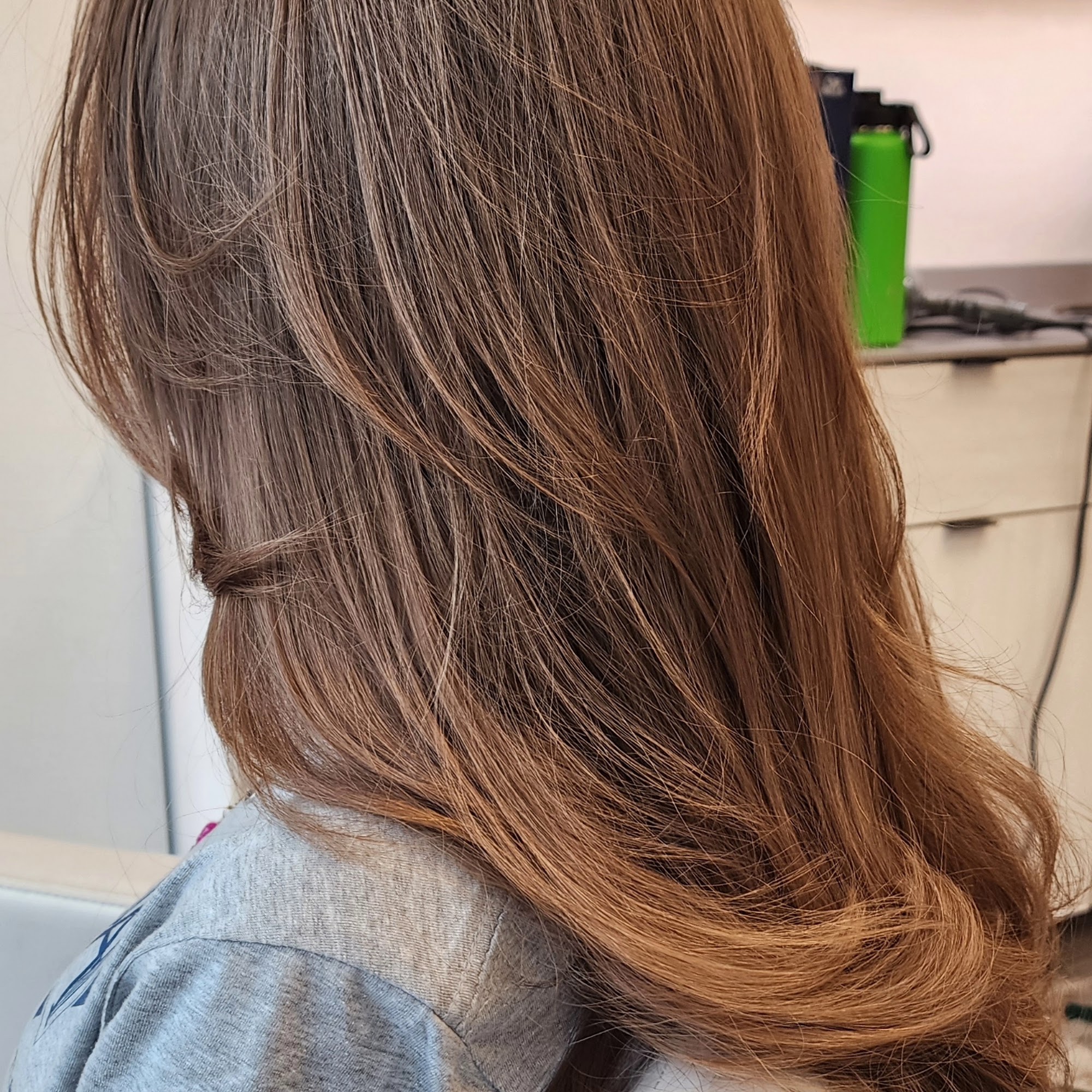 Jennifer The Hairstylist