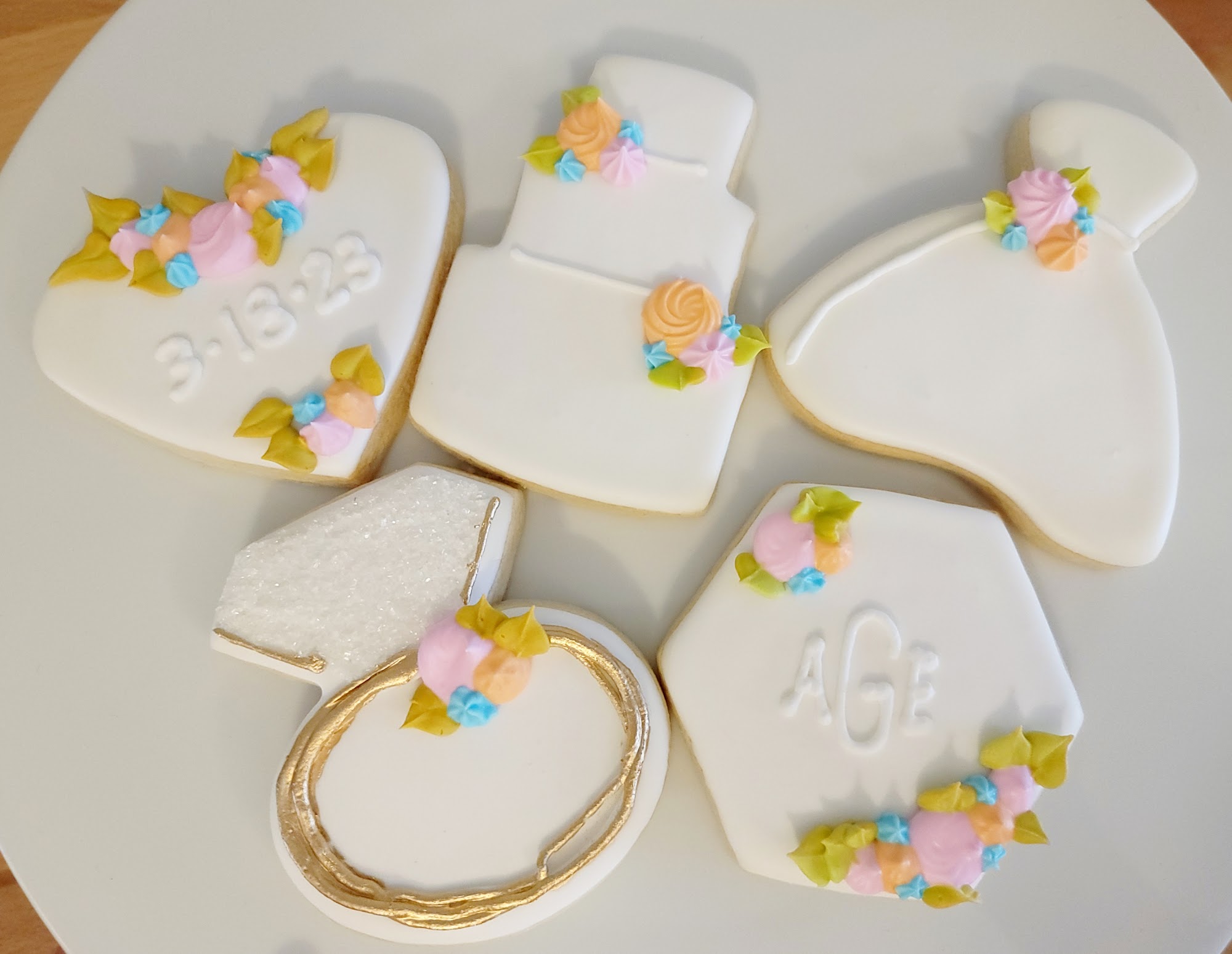 Bonne Vie Specialty Custom Cakes and Desserts Menu