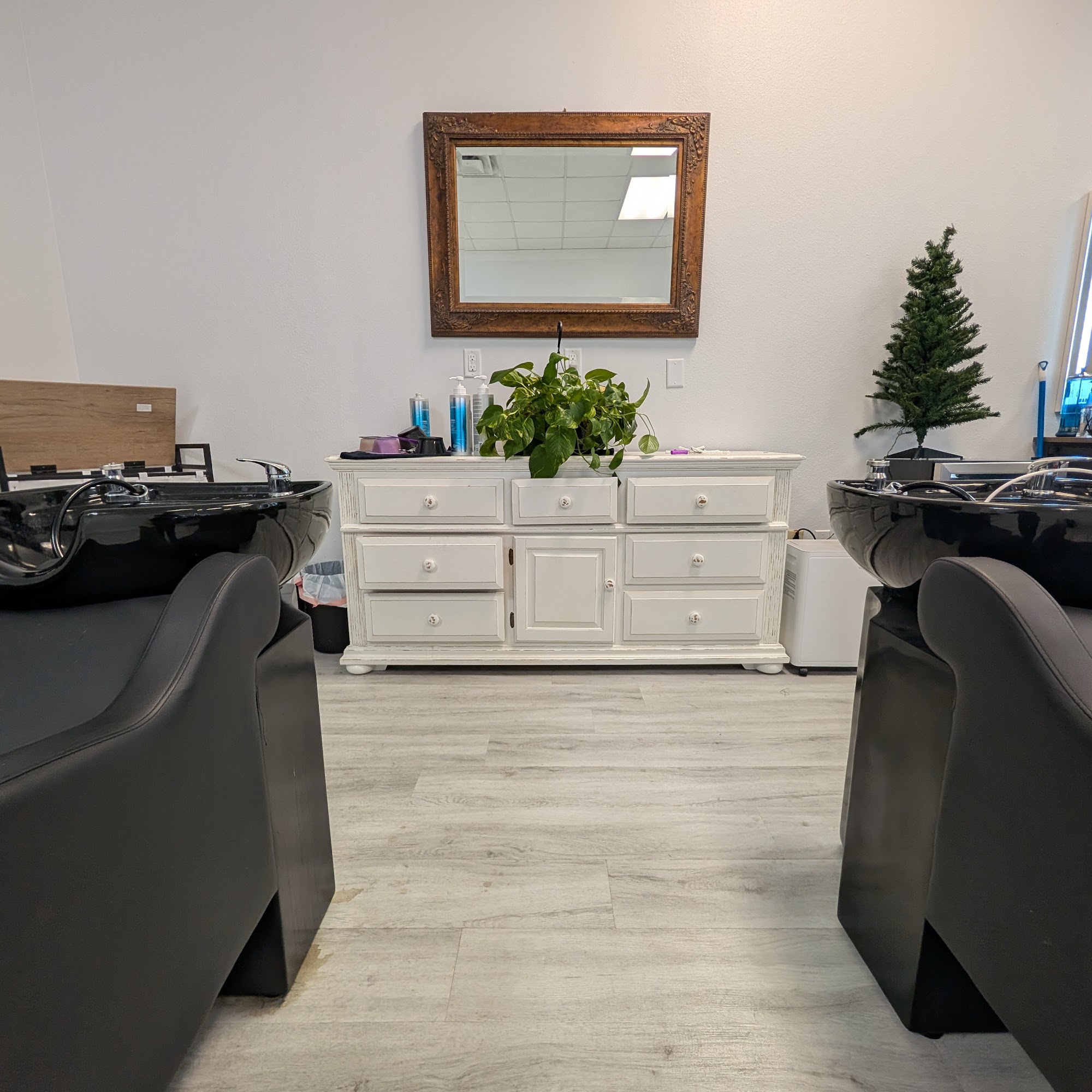 Gulf Coast Beauty & Barber Studio 16055 Emerald Coast Pkwy #110, Destin Florida 32541