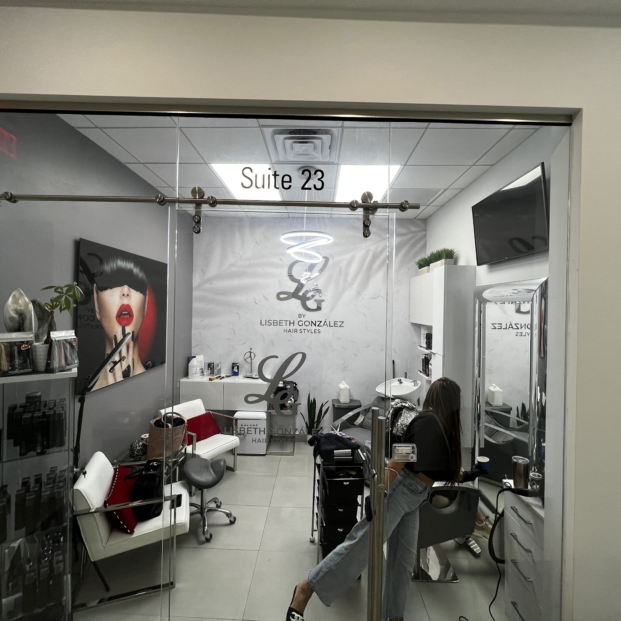 Lisbeth Gonzalez Hair Styles Local 25, 10555 NW 41st St Suite 200, Doral Florida 33178