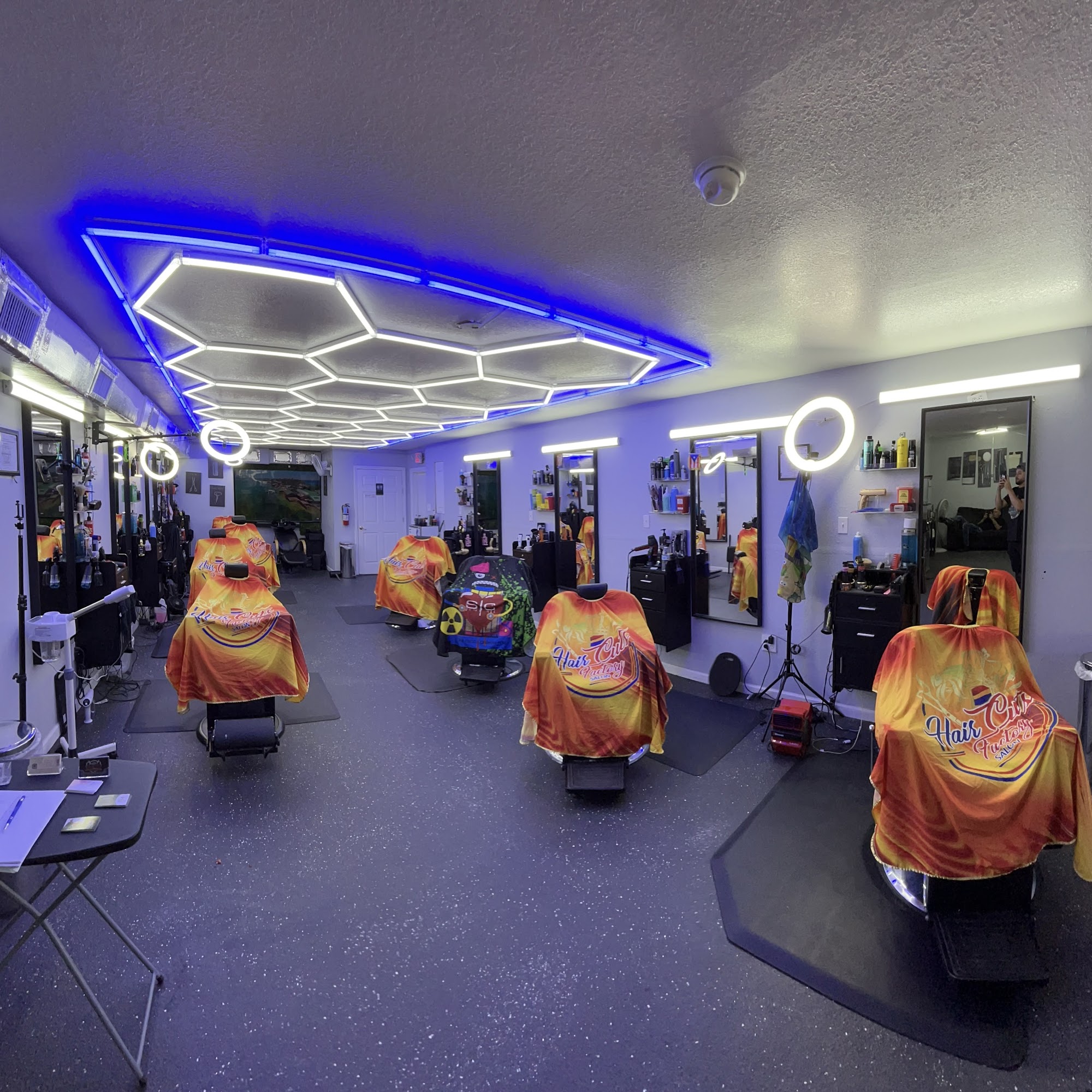 HairCut’s Factory 316 E Main St, Dundee Florida 33838