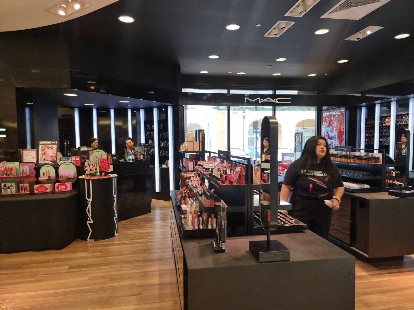 MAC Cosmetics Estero