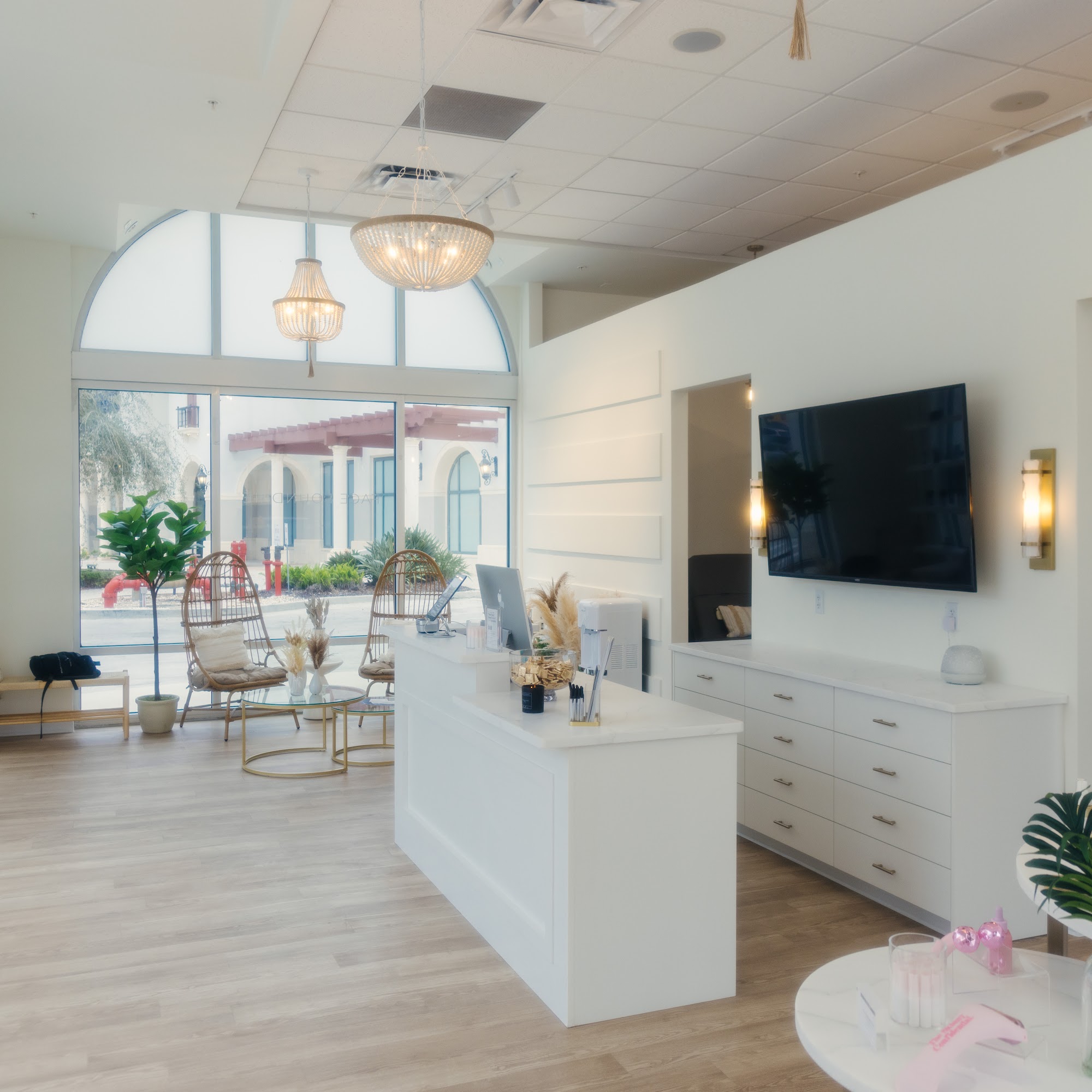 FACE FOUNDRIÉ - Estero Coconut Point