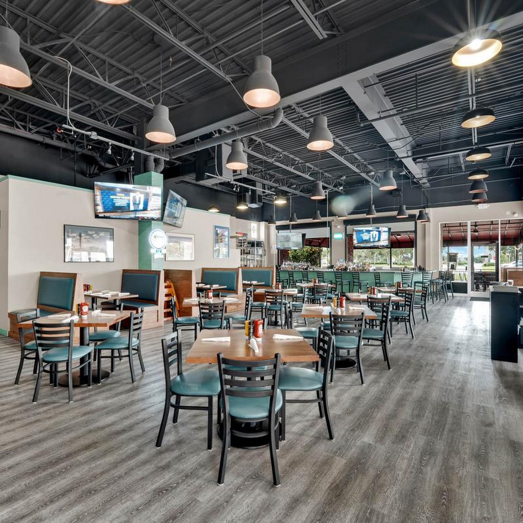 Rush Inn Bar and Grille Estero