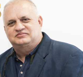 Dr. Javier Estrada, DDS