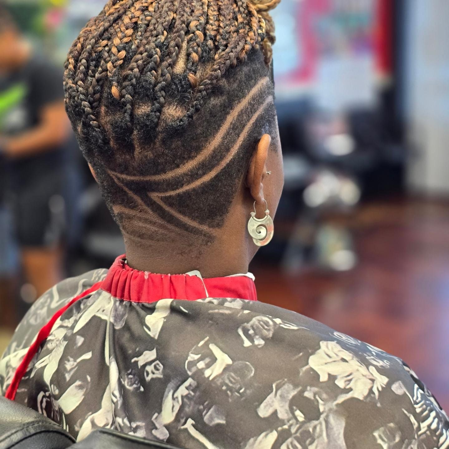E&S SALON BARBERSHOP LLC