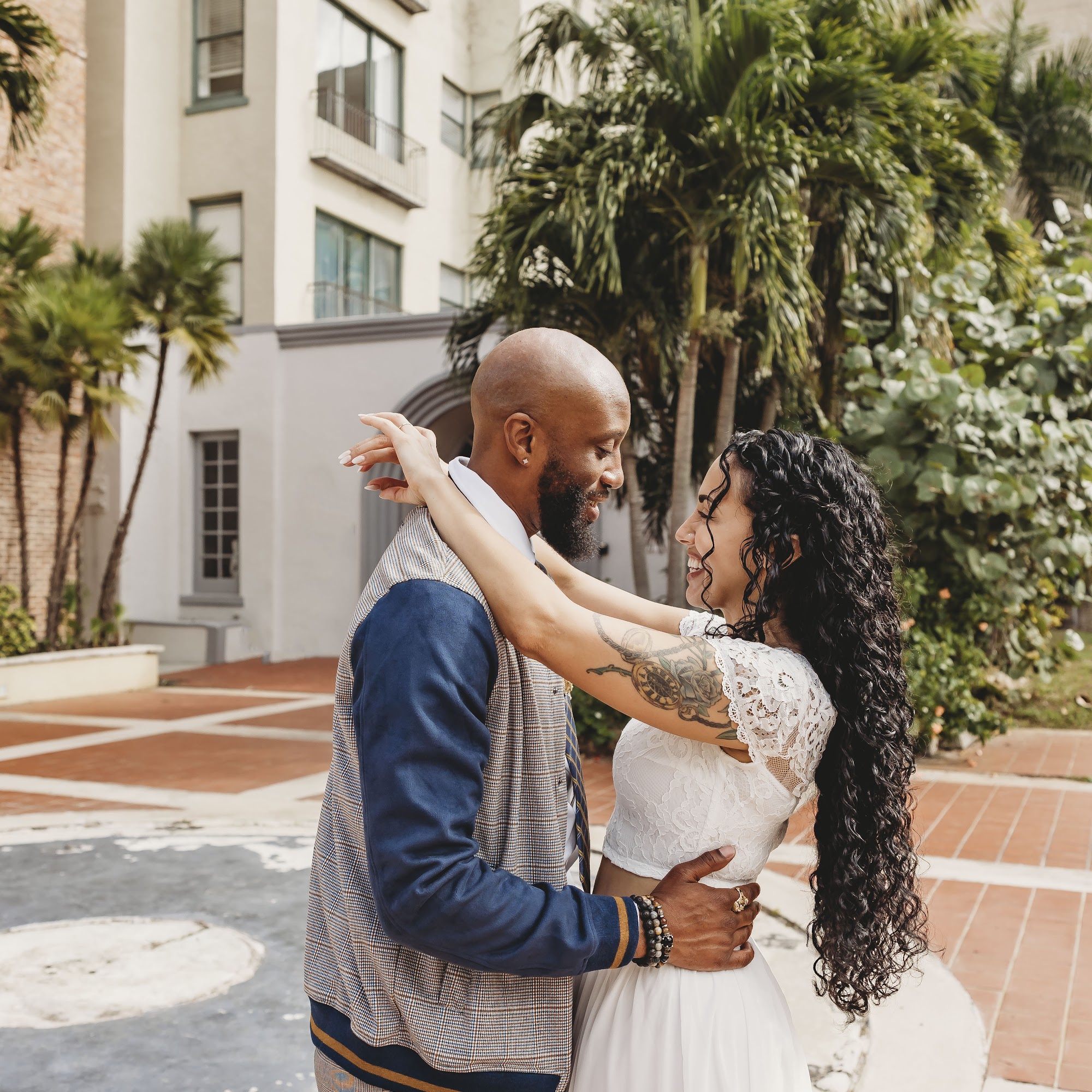 Remy's Tailor 15245 S Tamiami Trail, Fort Myers, FL 33908