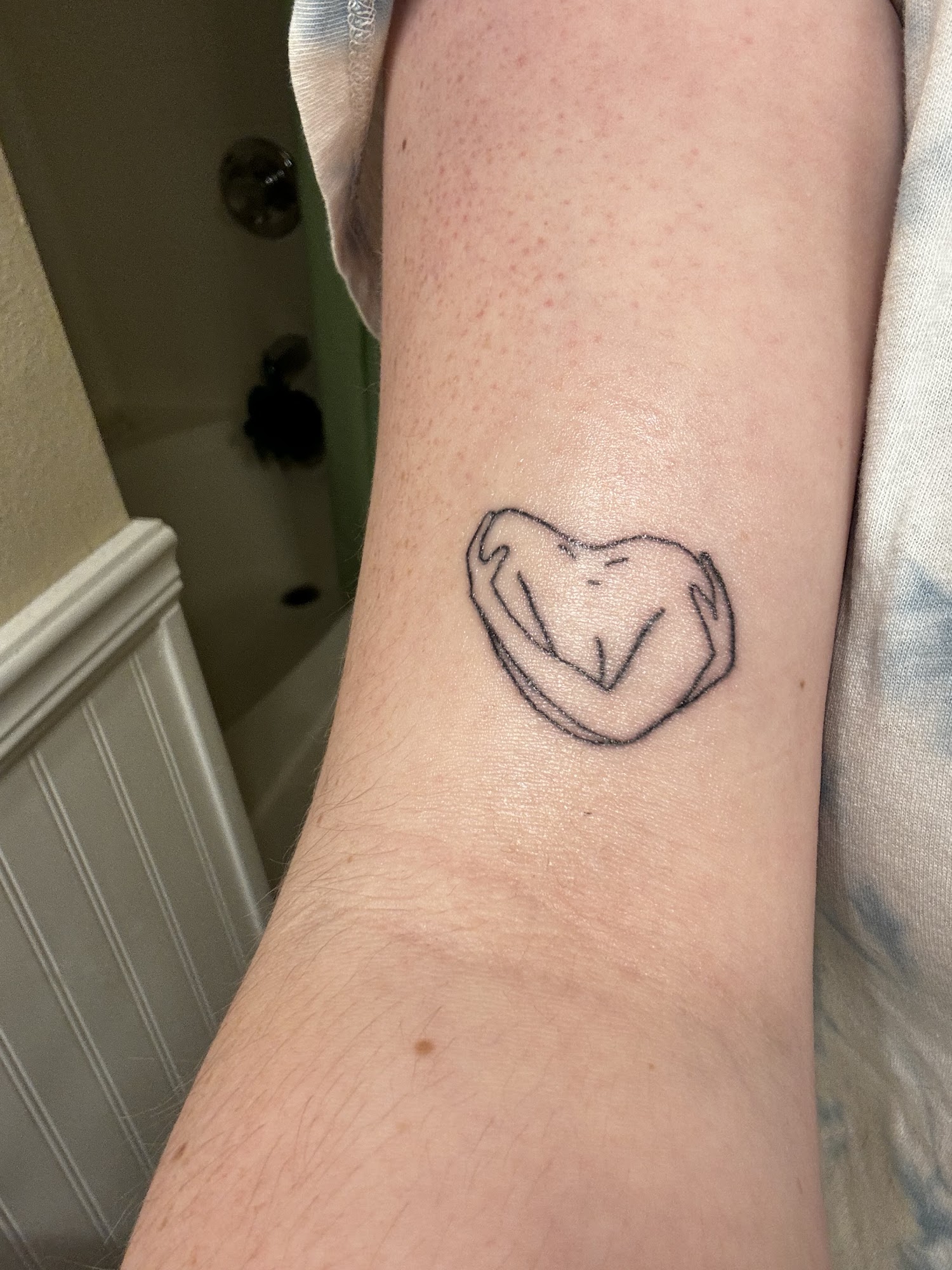 Aglow Beauty Studio and Permanent Jewelry