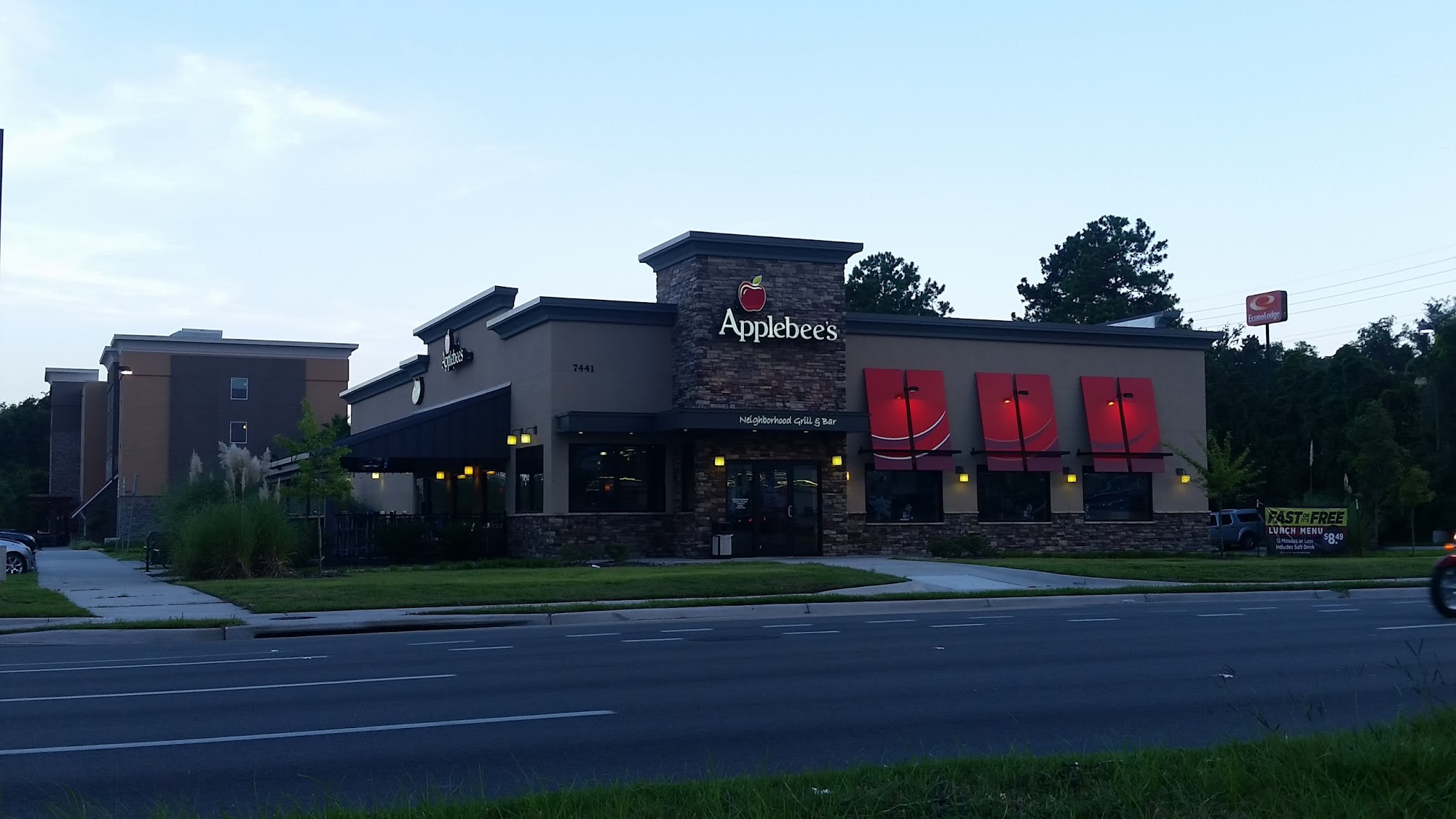 Applebee's Grill + Bar