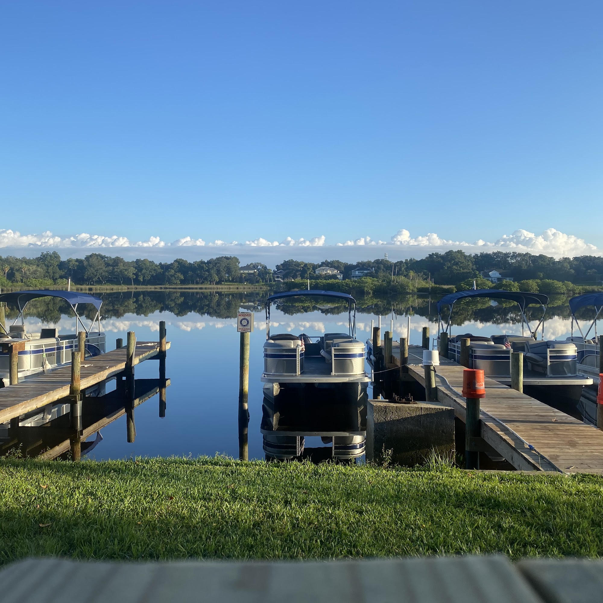 Freedom Boat Club - Alafia River: Jerry's Dockside Bar & Grill Gibsonton