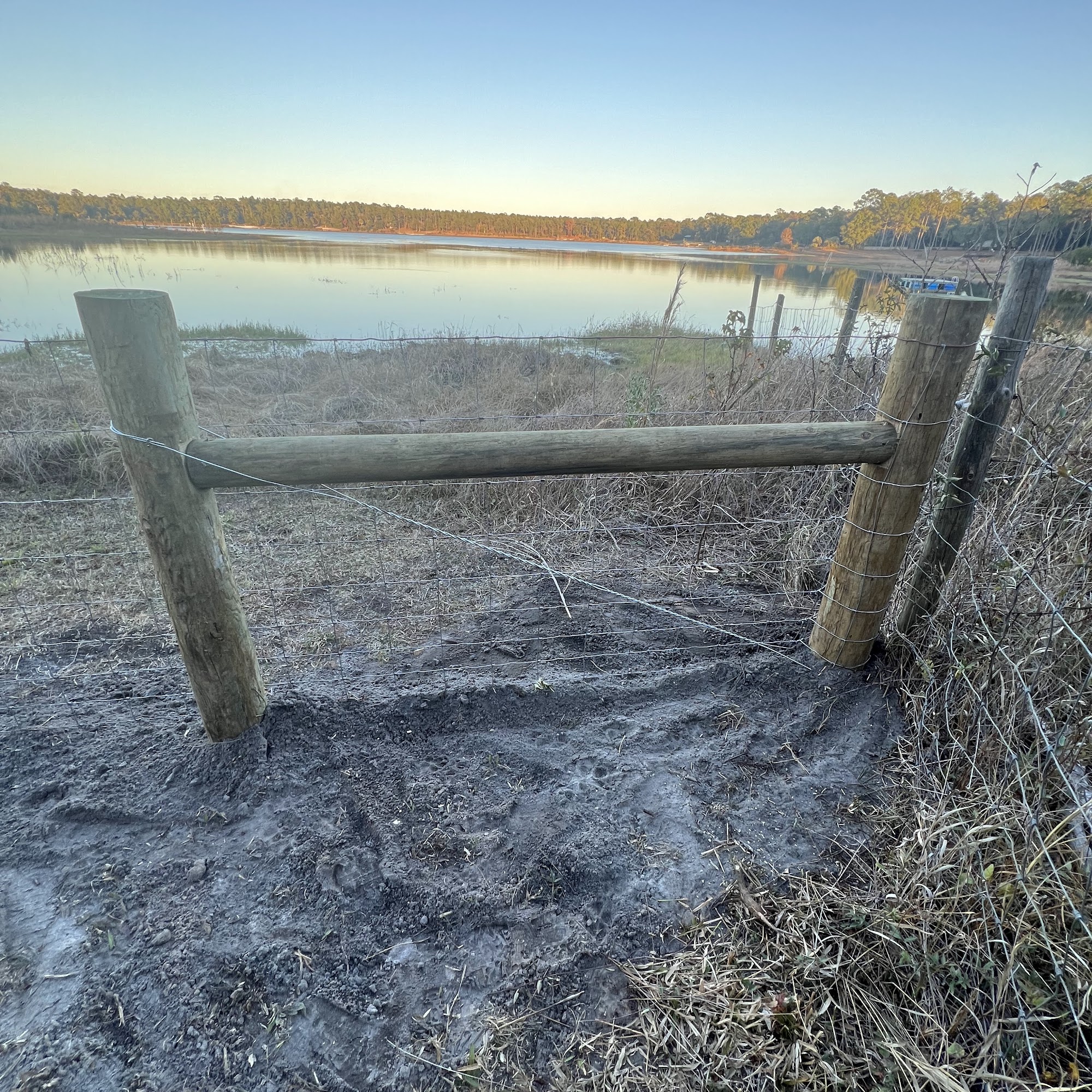 B & M Fence 23817 E County Rd 1474, Hawthorne Florida 32640