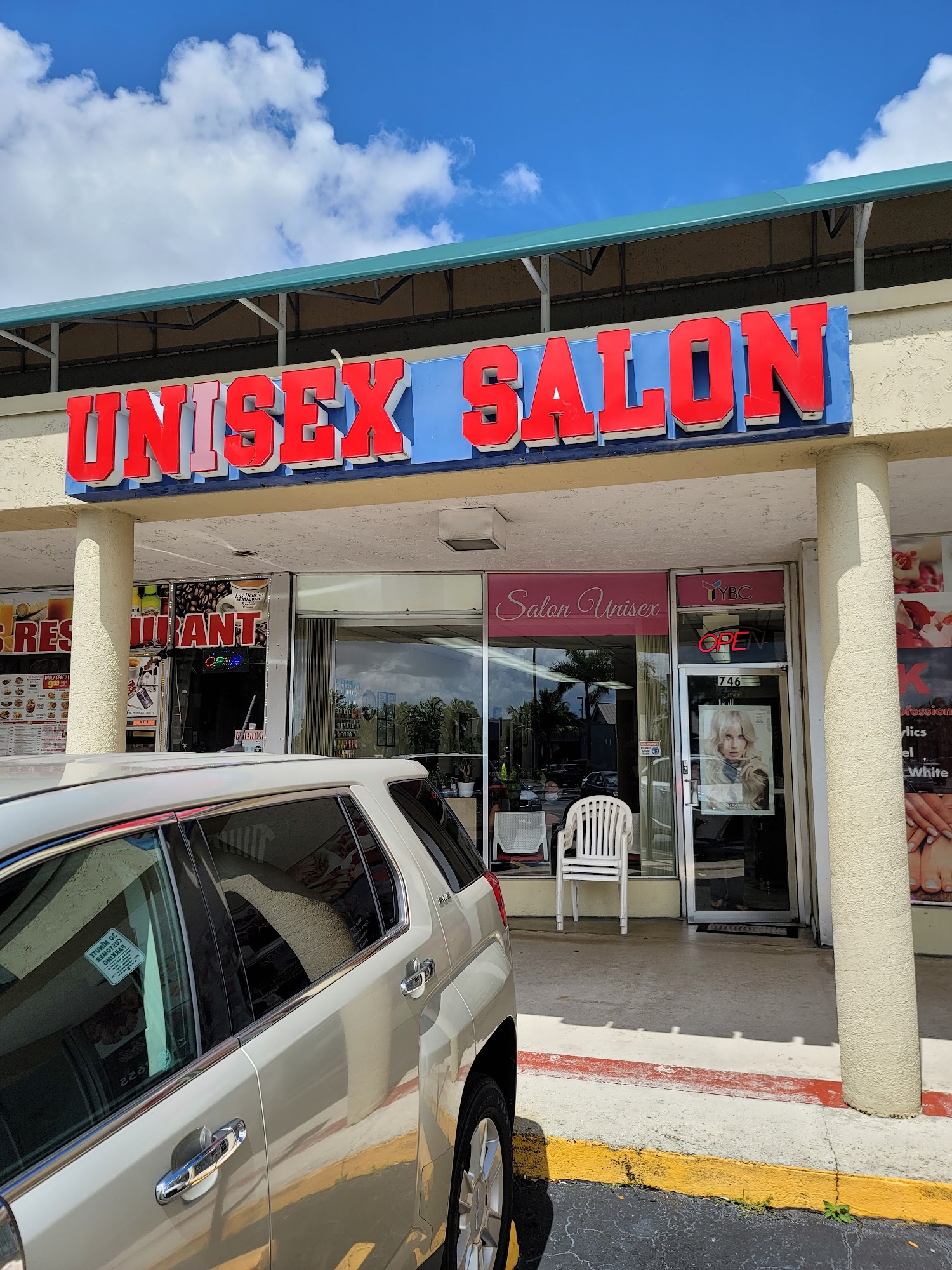 Palm Springs Salon-Styling