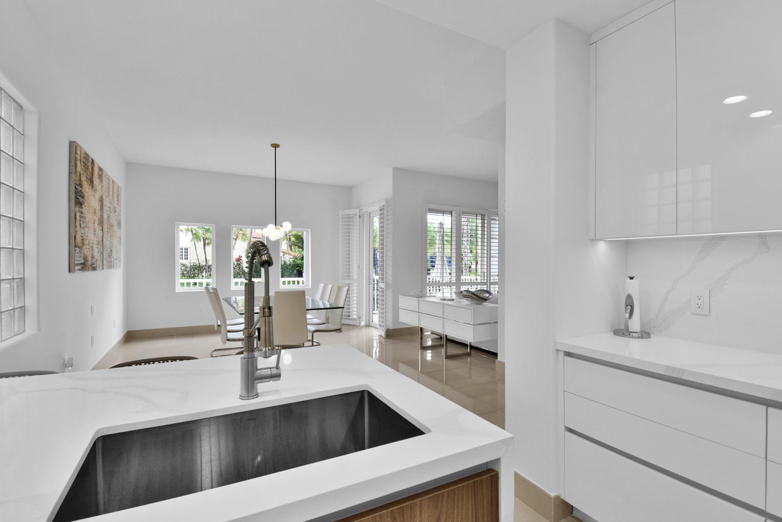 FATTO SU MISURA - Custom Cabinetry