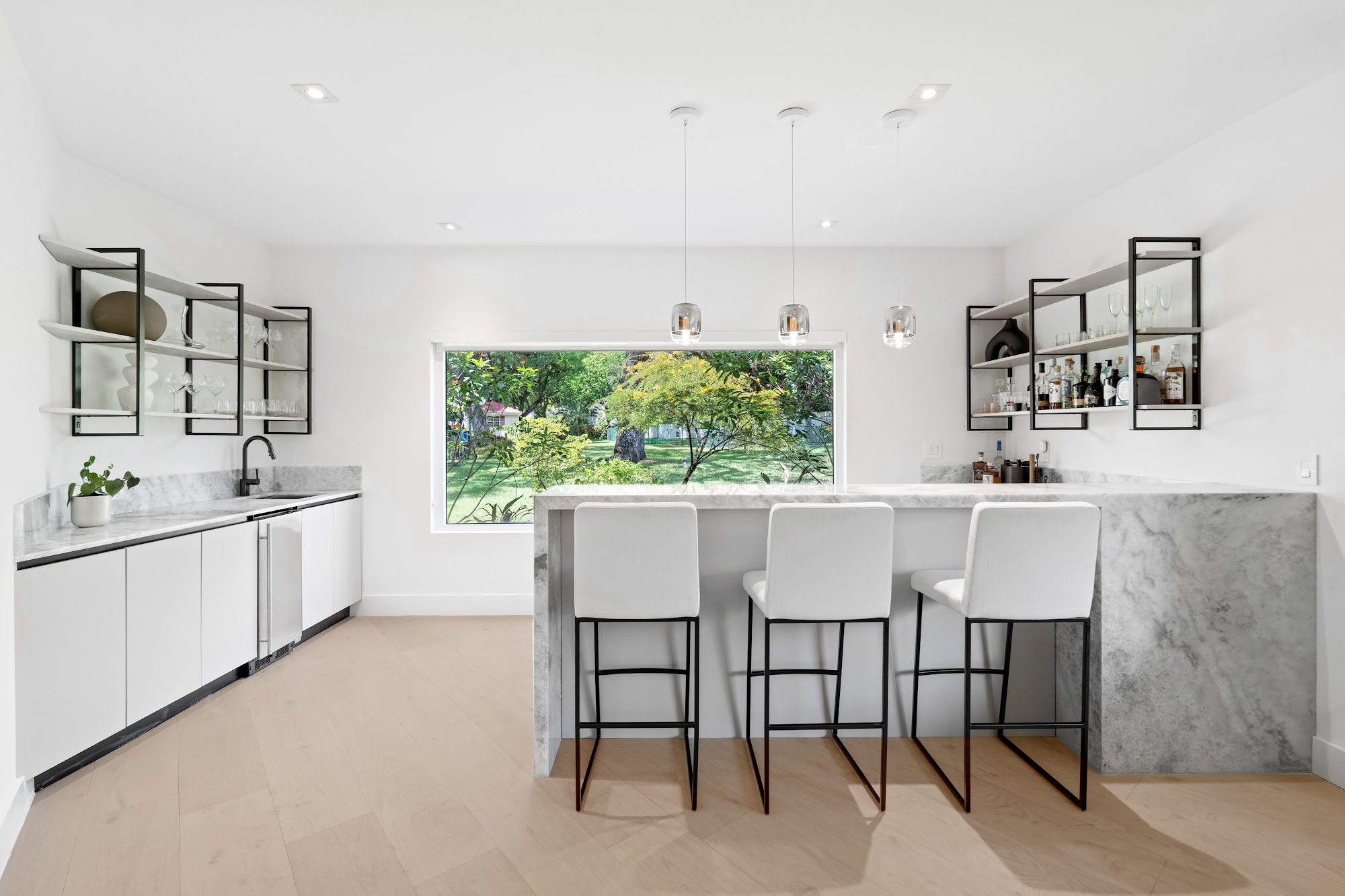 FATTO SU MISURA - Custom Cabinetry