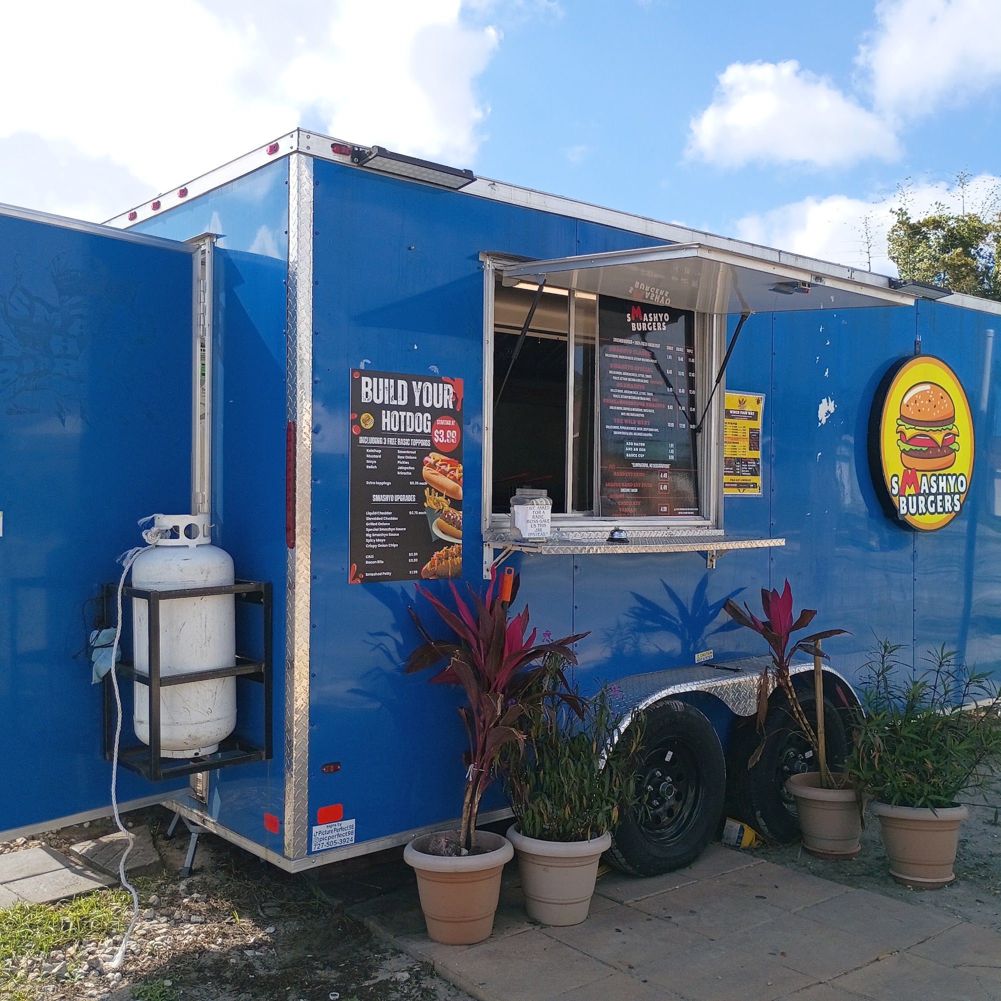 Smashyo Burgers 5448 Flora Ave, Holiday