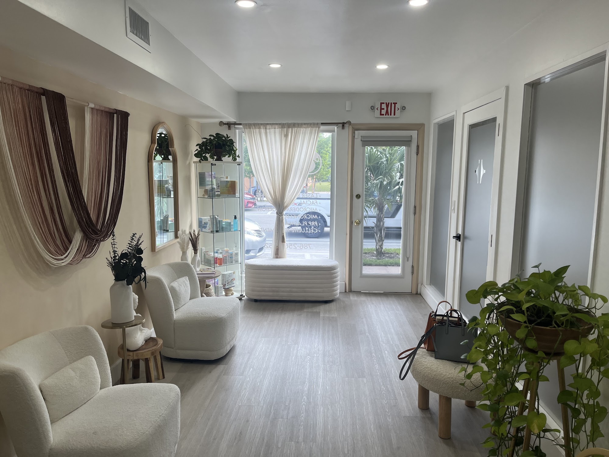 Maxim Hair Restoration & Transplants - Hollywood, FL 2205 Hollywood Blvd Suite B, Hollywood Florida 33020