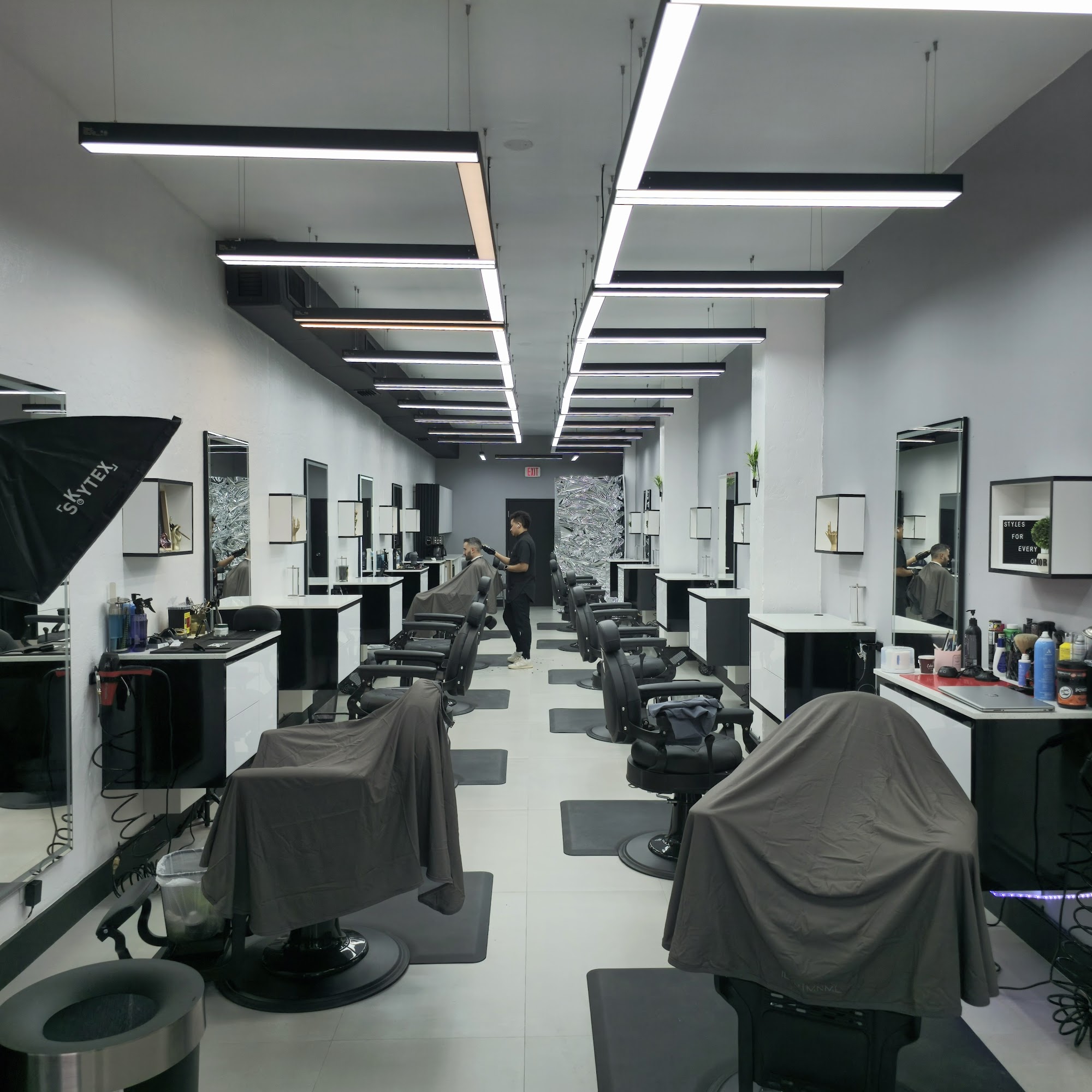 Universal Barbershop - Downtown
