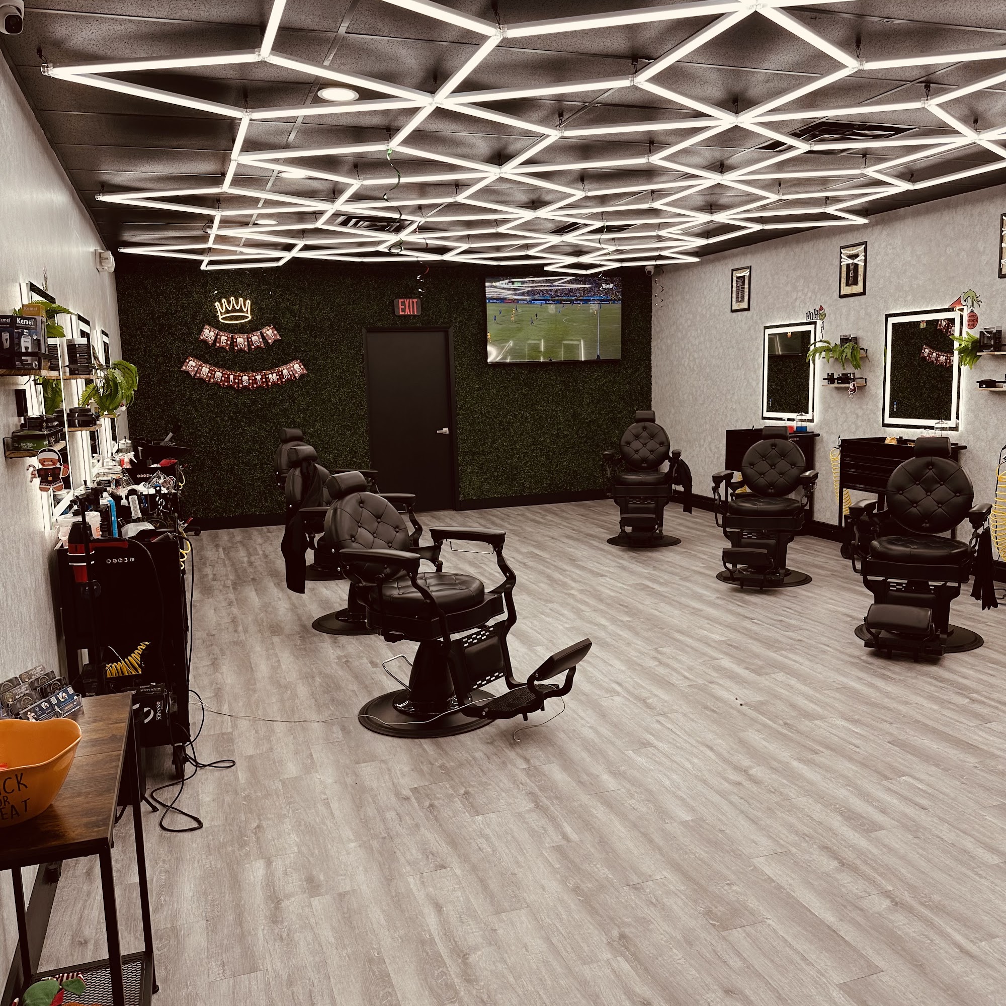 Luxury Crown Barbershop