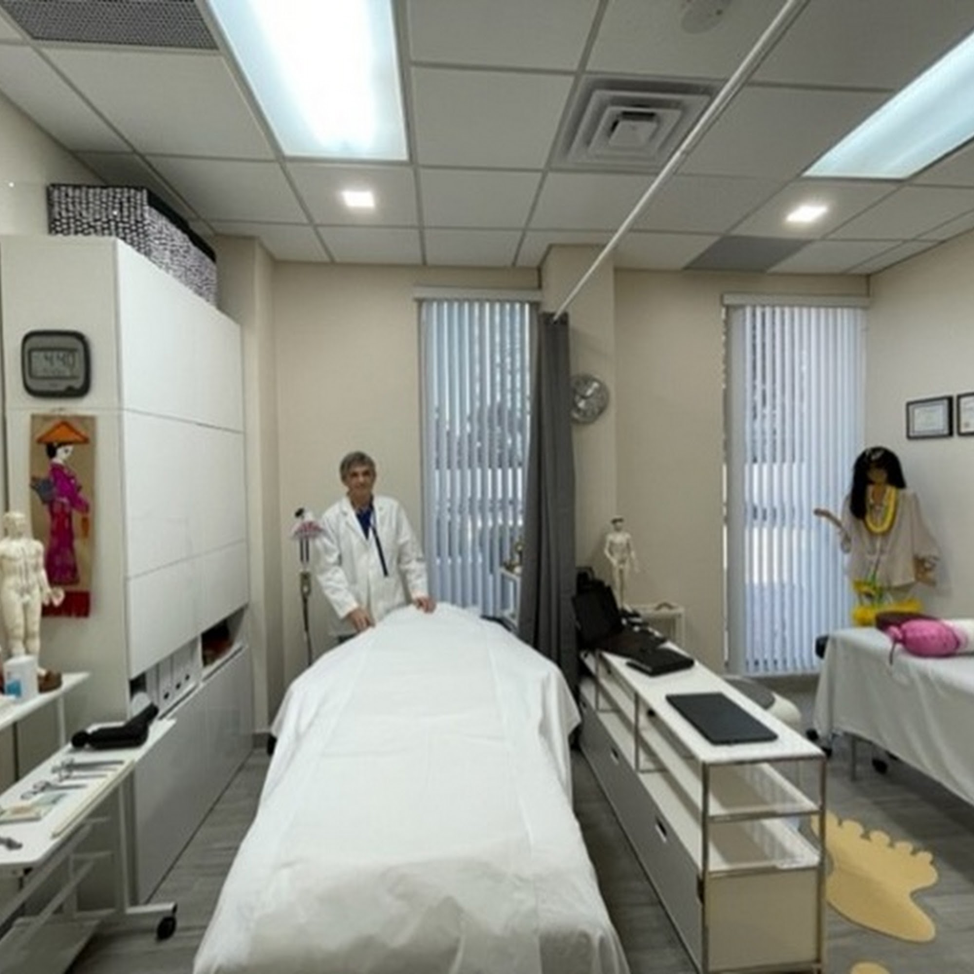 Acupunctchi Clinic 3725 S Ocean Dr unit CU1, Hollywood Florida 33019