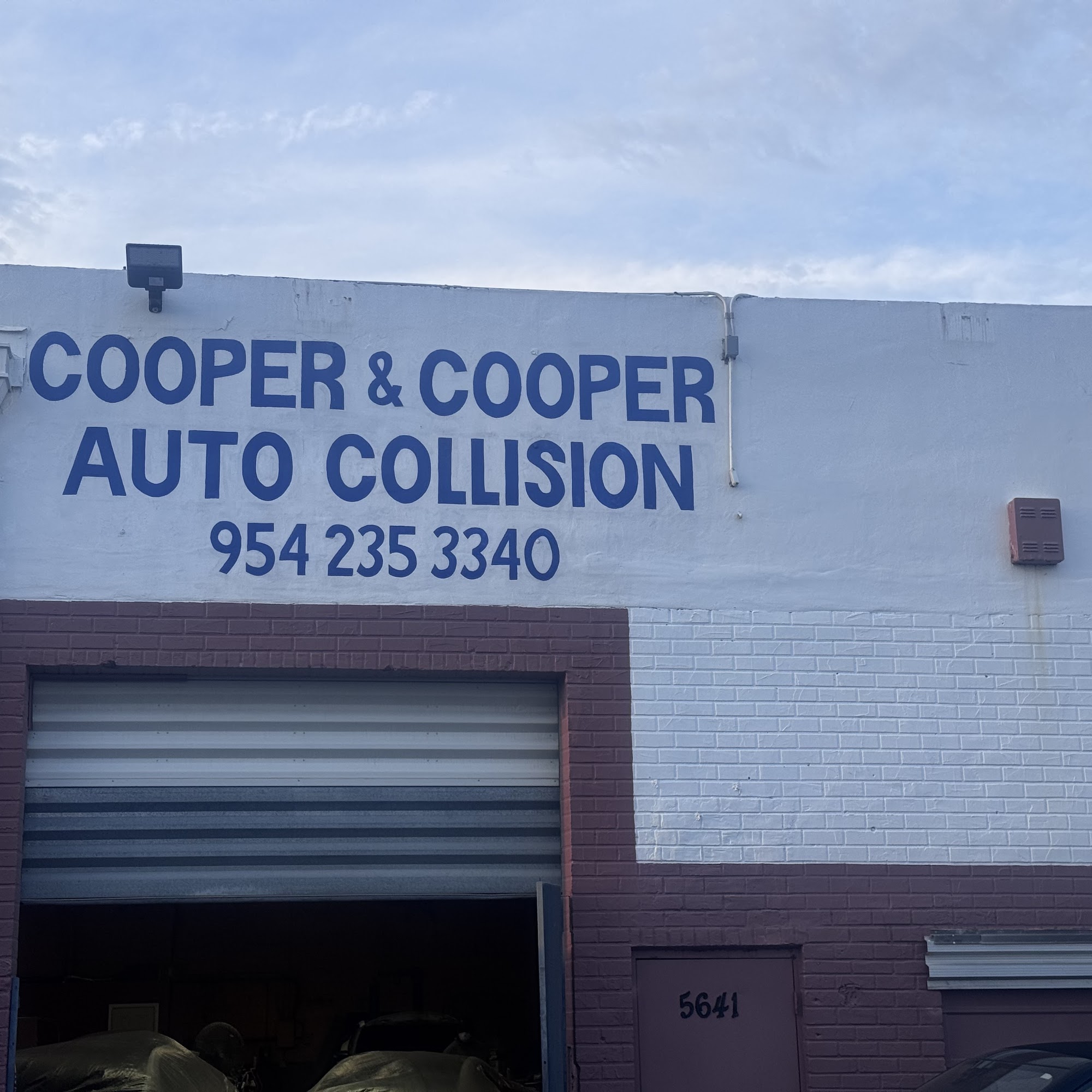 Cooper & Cooper Auto Collision Hollywood