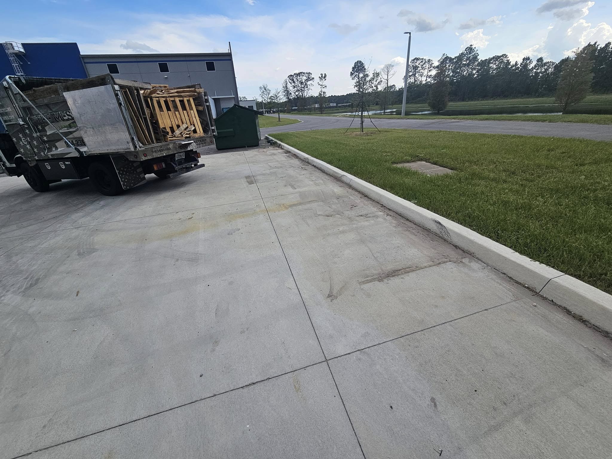 The Mess Haul Junk Removal